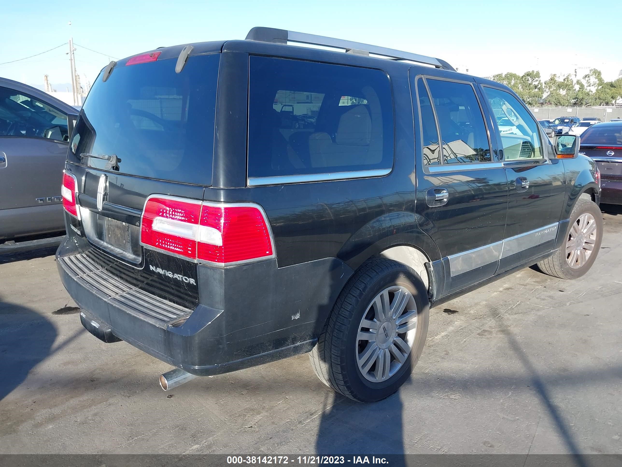 Photo 3 VIN: 5LMFU27557LJ14167 - LINCOLN NAVIGATOR 