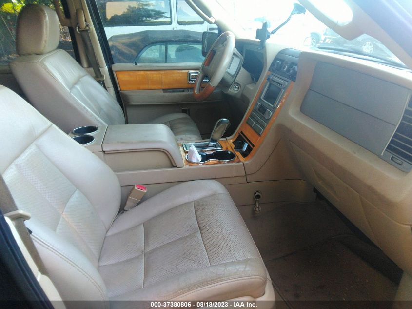 Photo 4 VIN: 5LMFU27558LJ13005 - LINCOLN NAVIGATOR 