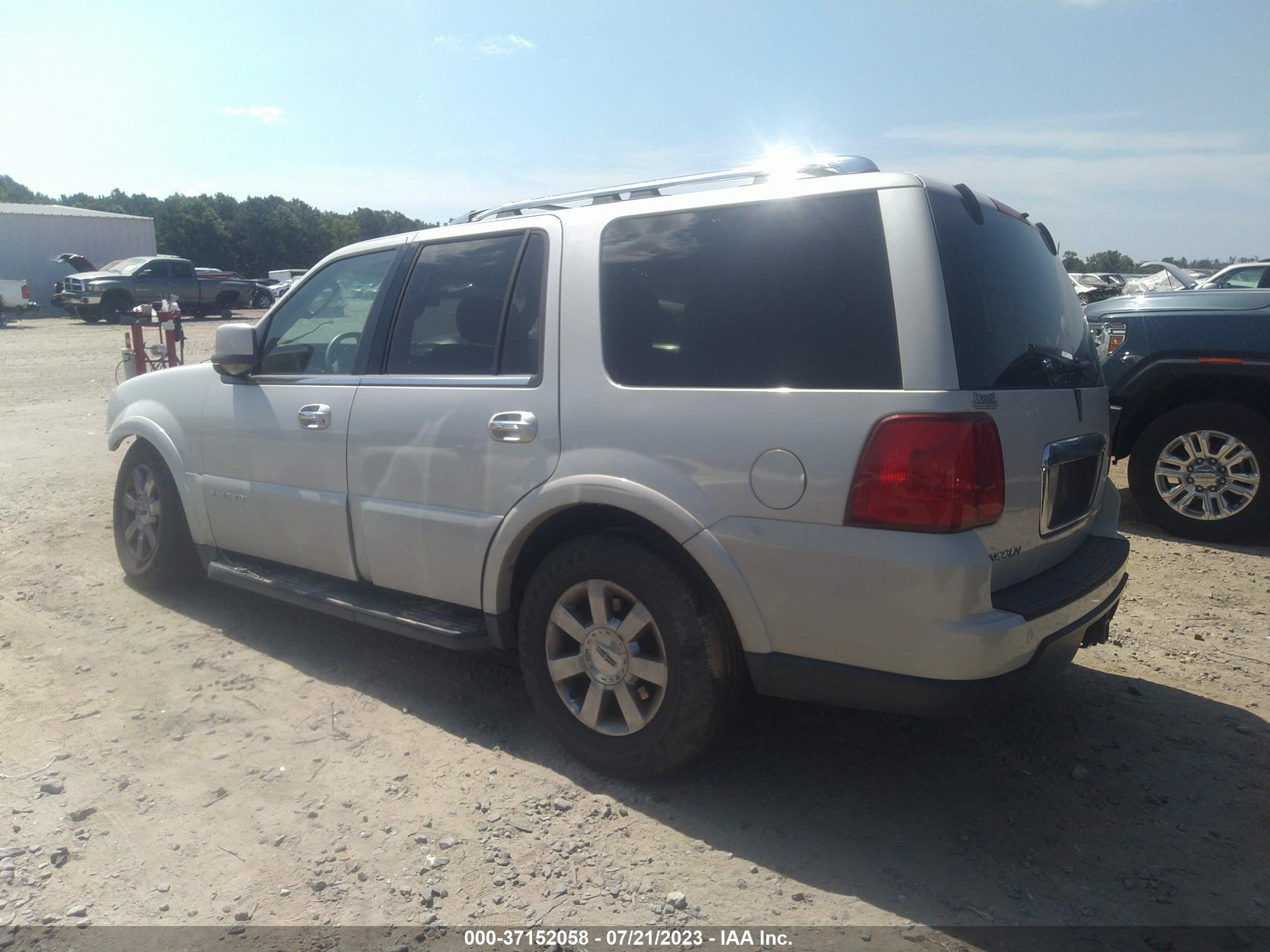 Photo 2 VIN: 5LMFU27596LJ14302 - LINCOLN NAVIGATOR 