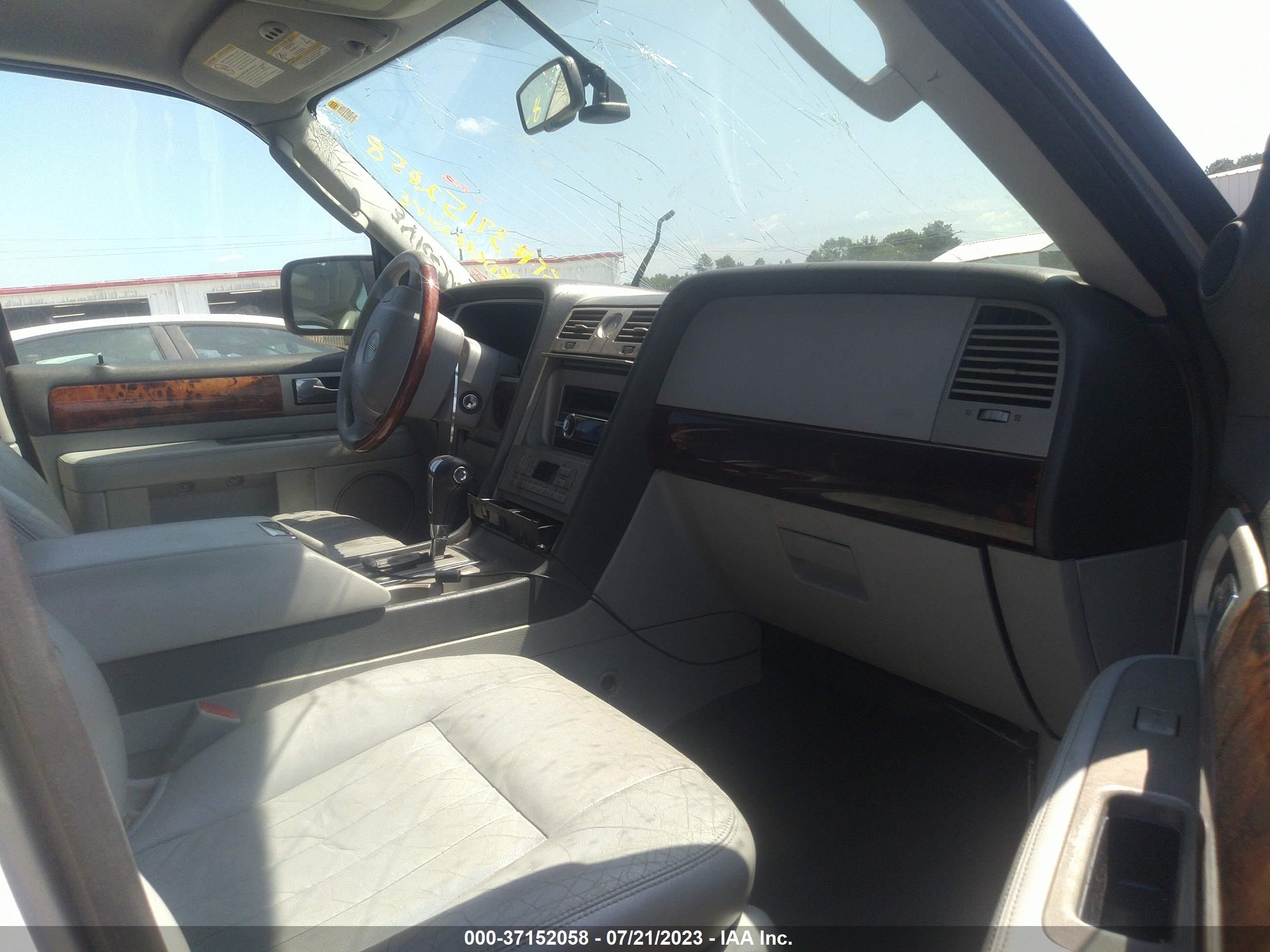 Photo 4 VIN: 5LMFU27596LJ14302 - LINCOLN NAVIGATOR 