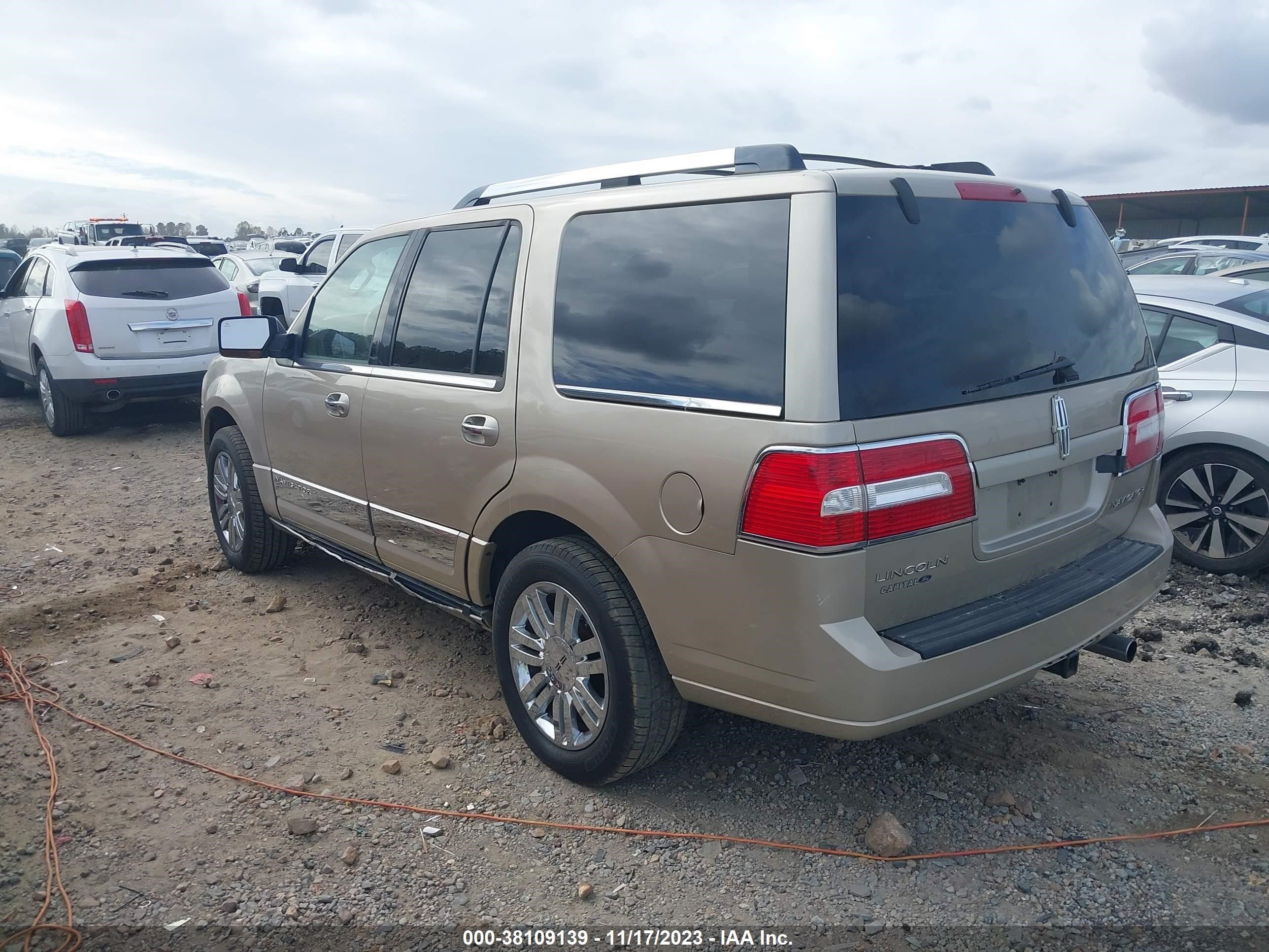 Photo 2 VIN: 5LMFU27597LJ21865 - LINCOLN NAVIGATOR 