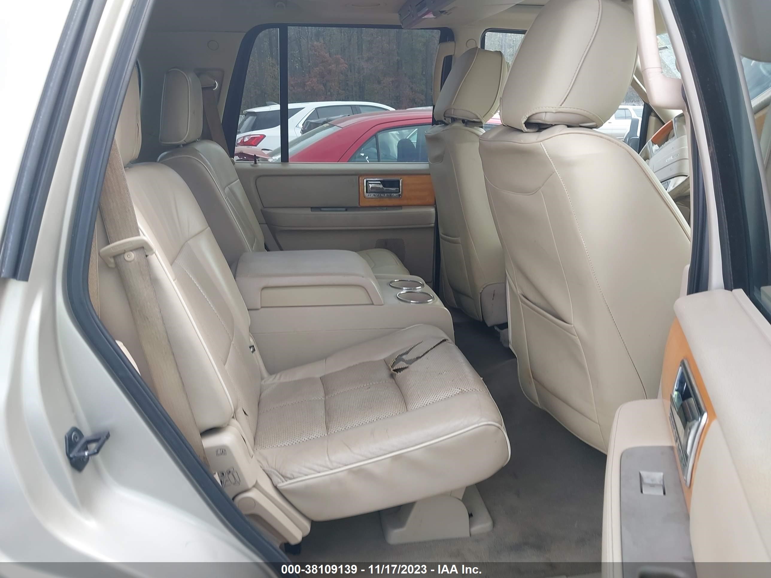 Photo 7 VIN: 5LMFU27597LJ21865 - LINCOLN NAVIGATOR 