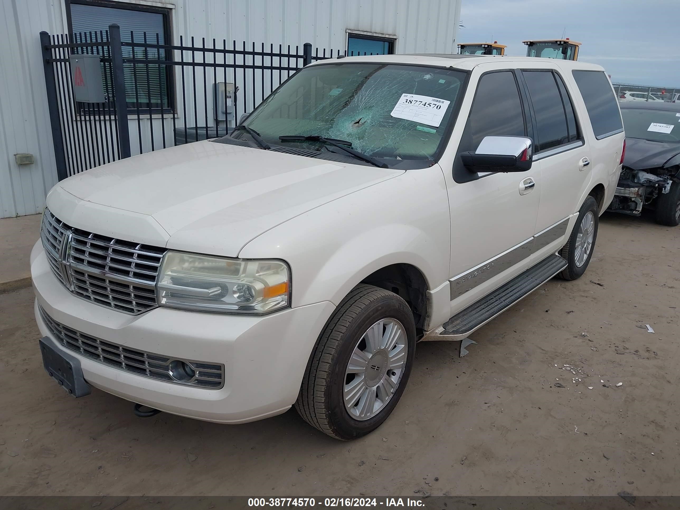 Photo 1 VIN: 5LMFU27598LJ00211 - LINCOLN NAVIGATOR 