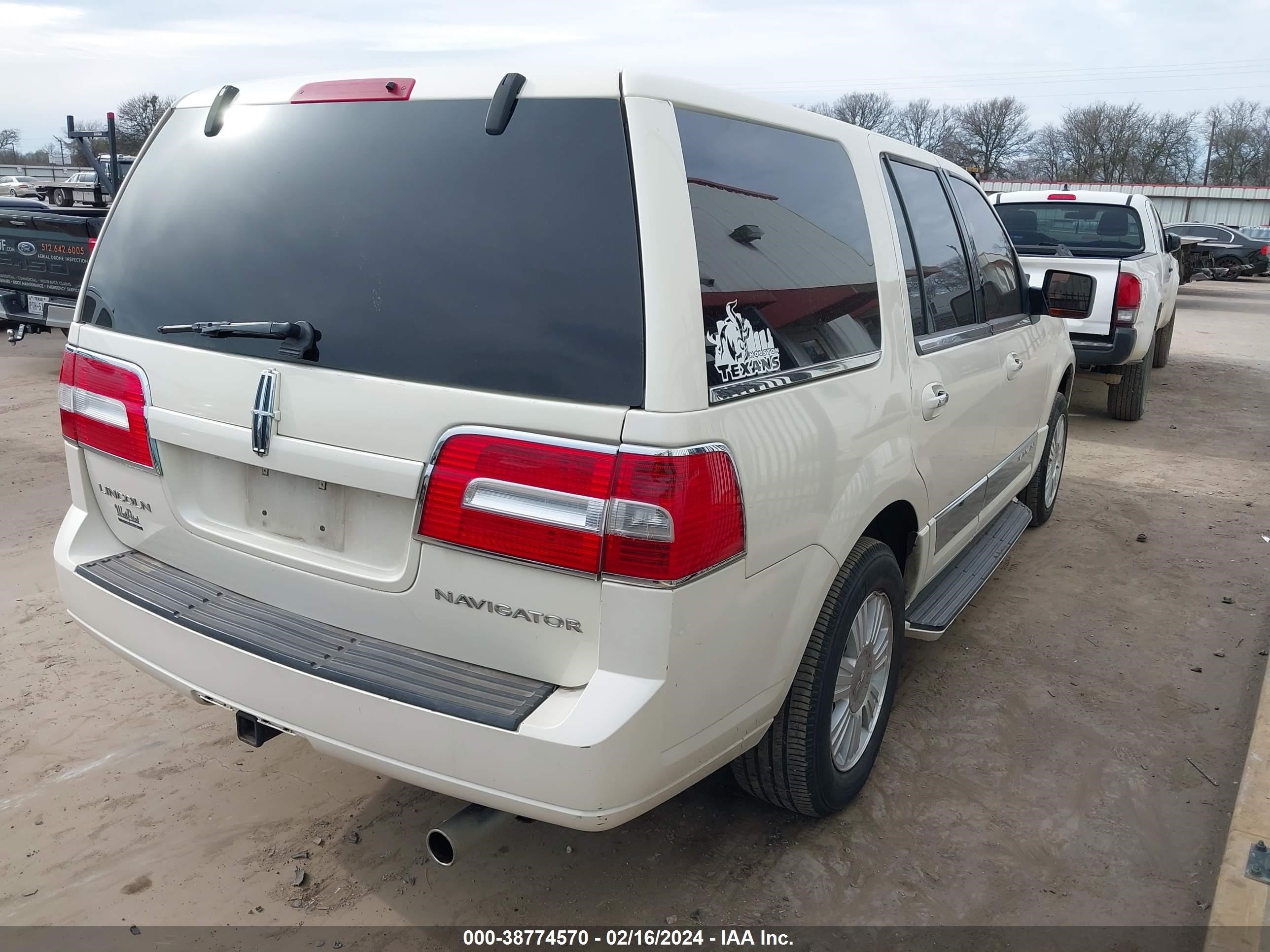 Photo 3 VIN: 5LMFU27598LJ00211 - LINCOLN NAVIGATOR 