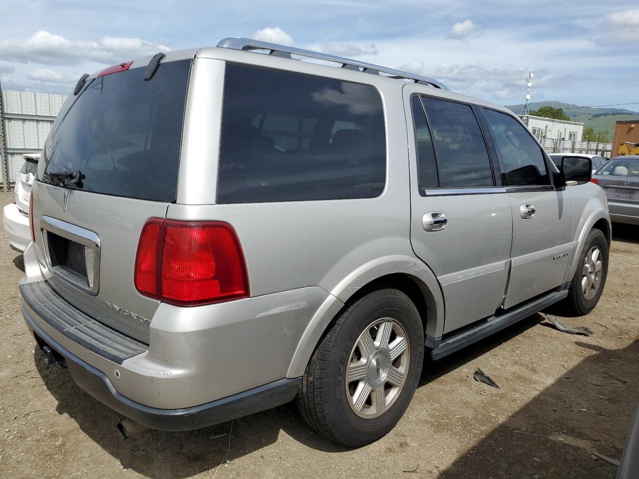 Photo 2 VIN: 5LMFU275X5LJ24562 - LINCOLN NAVIGATOR 