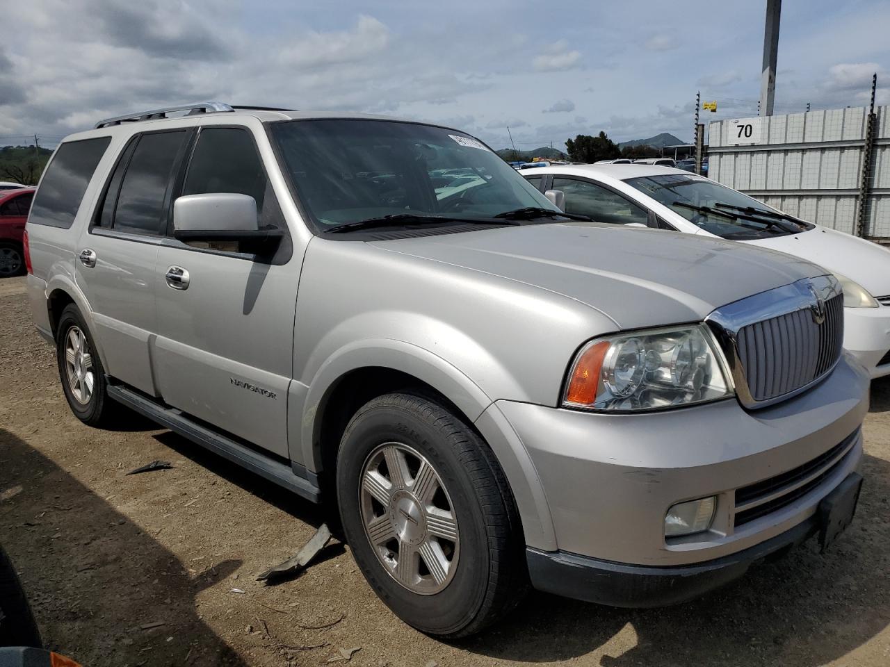 Photo 3 VIN: 5LMFU275X5LJ24562 - LINCOLN NAVIGATOR 