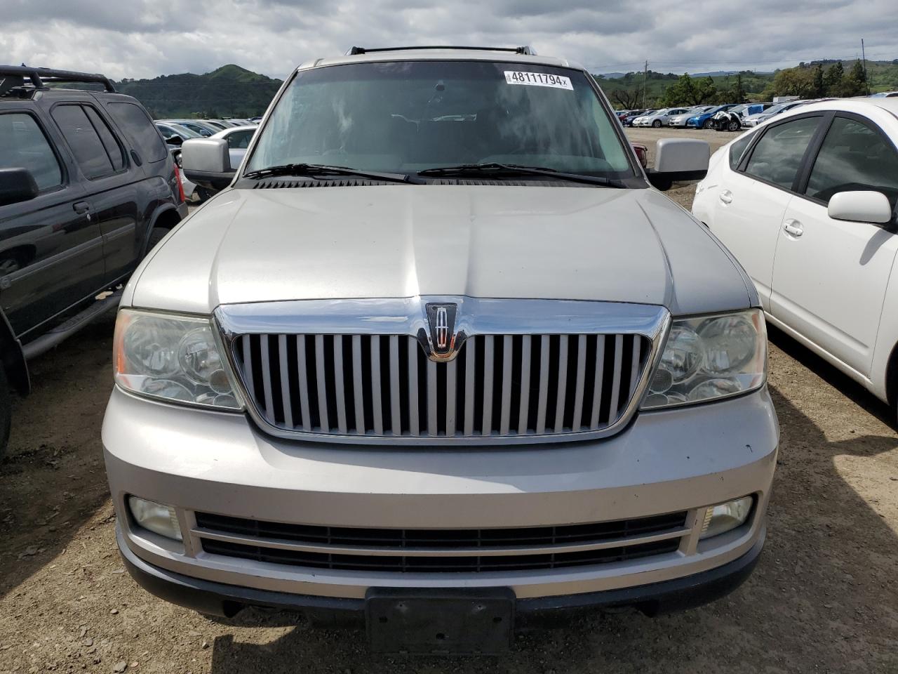 Photo 4 VIN: 5LMFU275X5LJ24562 - LINCOLN NAVIGATOR 