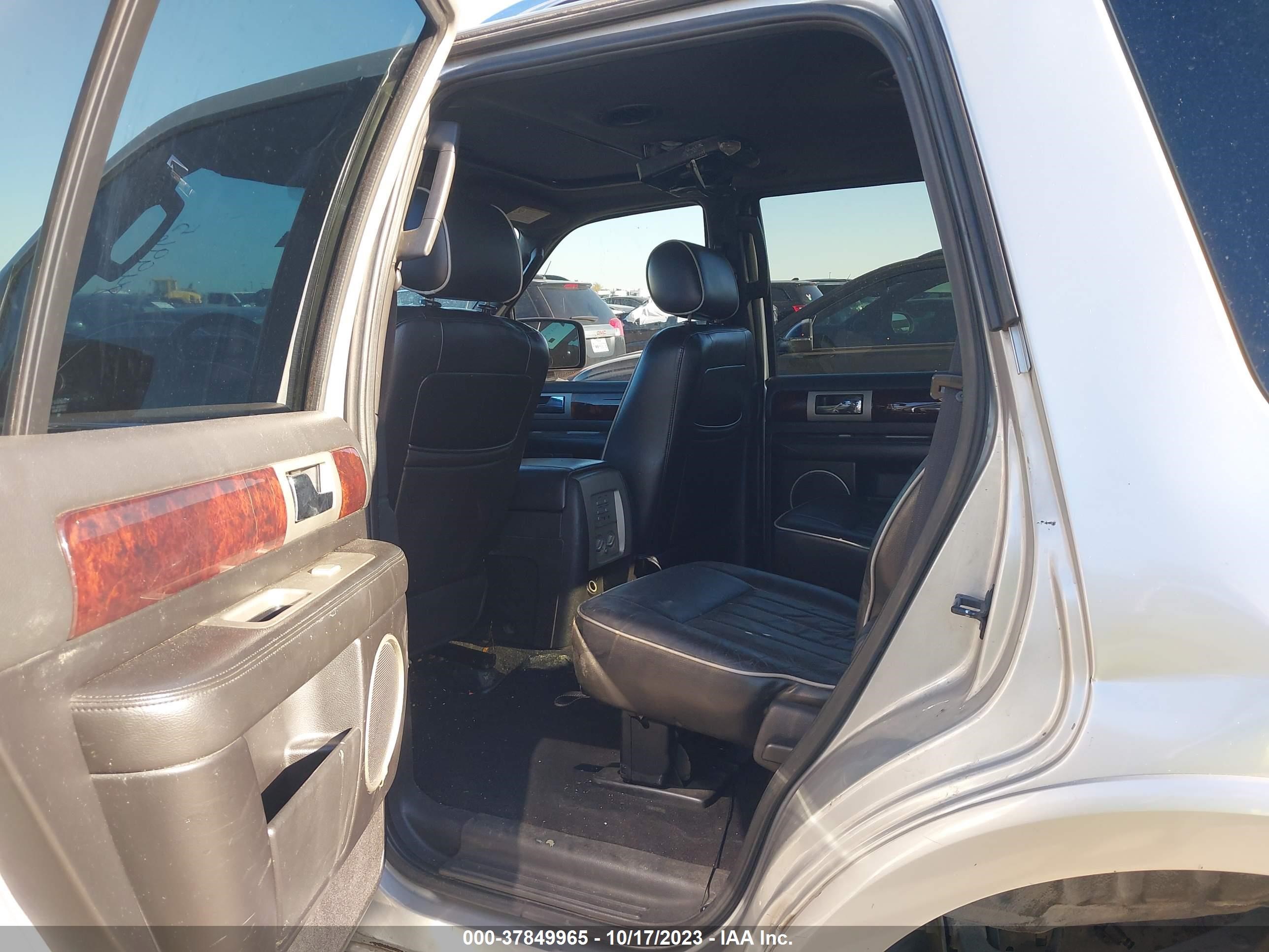 Photo 7 VIN: 5LMFU275X6LJ25258 - LINCOLN NAVIGATOR 