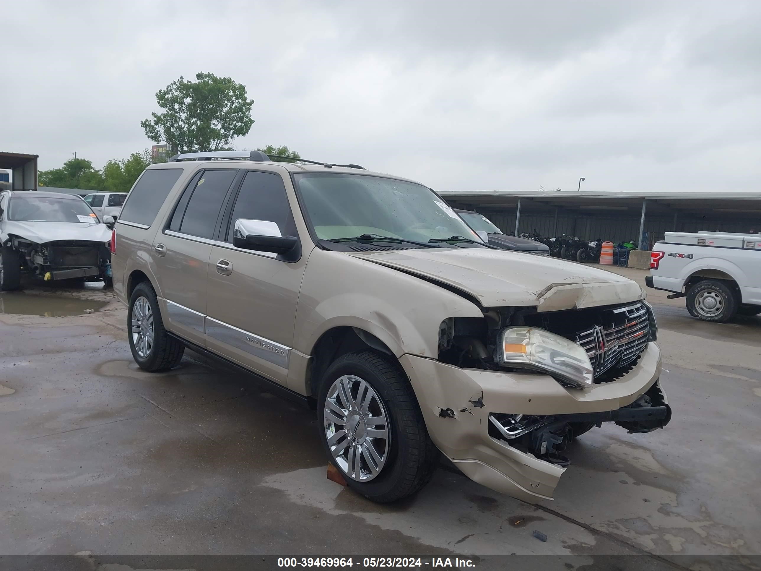 Photo 5 VIN: 5LMFU275X7LJ19915 - LINCOLN NAVIGATOR 