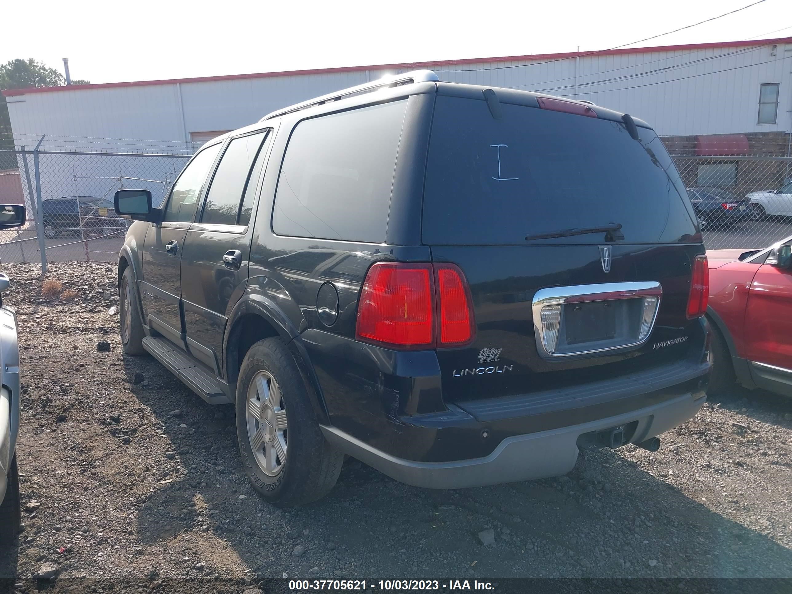 Photo 2 VIN: 5LMFU27R34LJ12304 - LINCOLN NAVIGATOR 