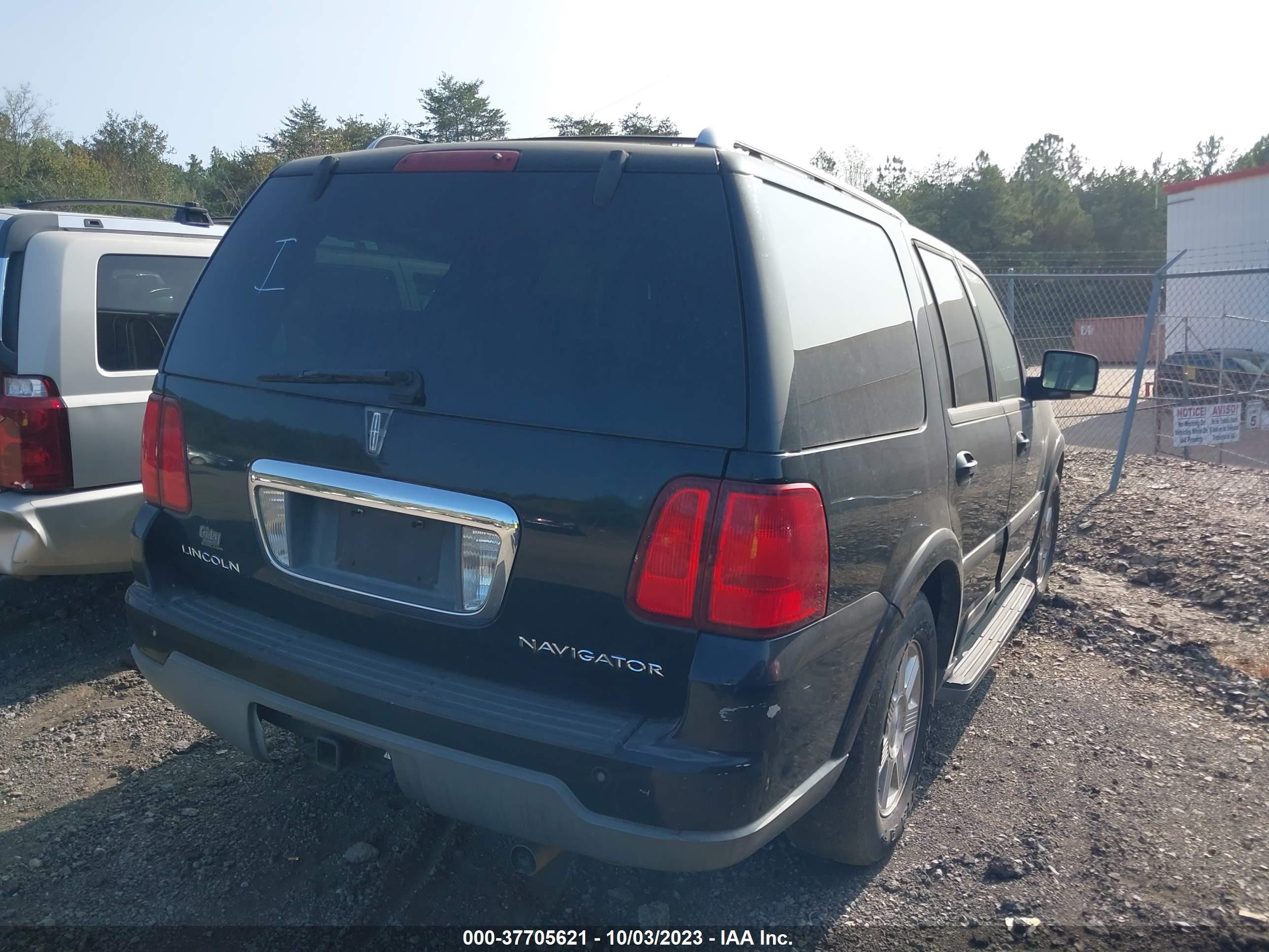 Photo 3 VIN: 5LMFU27R34LJ12304 - LINCOLN NAVIGATOR 