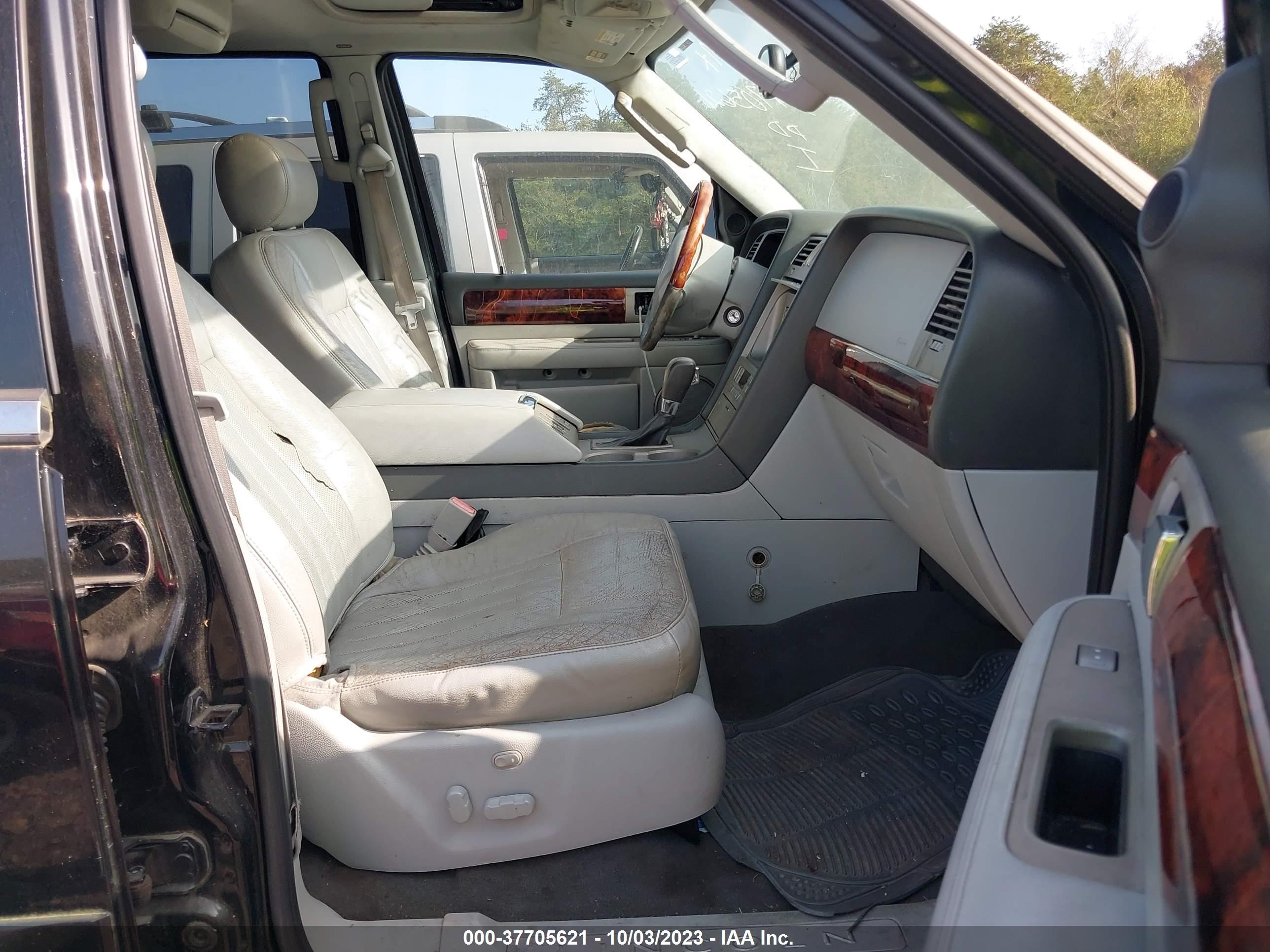 Photo 4 VIN: 5LMFU27R34LJ12304 - LINCOLN NAVIGATOR 