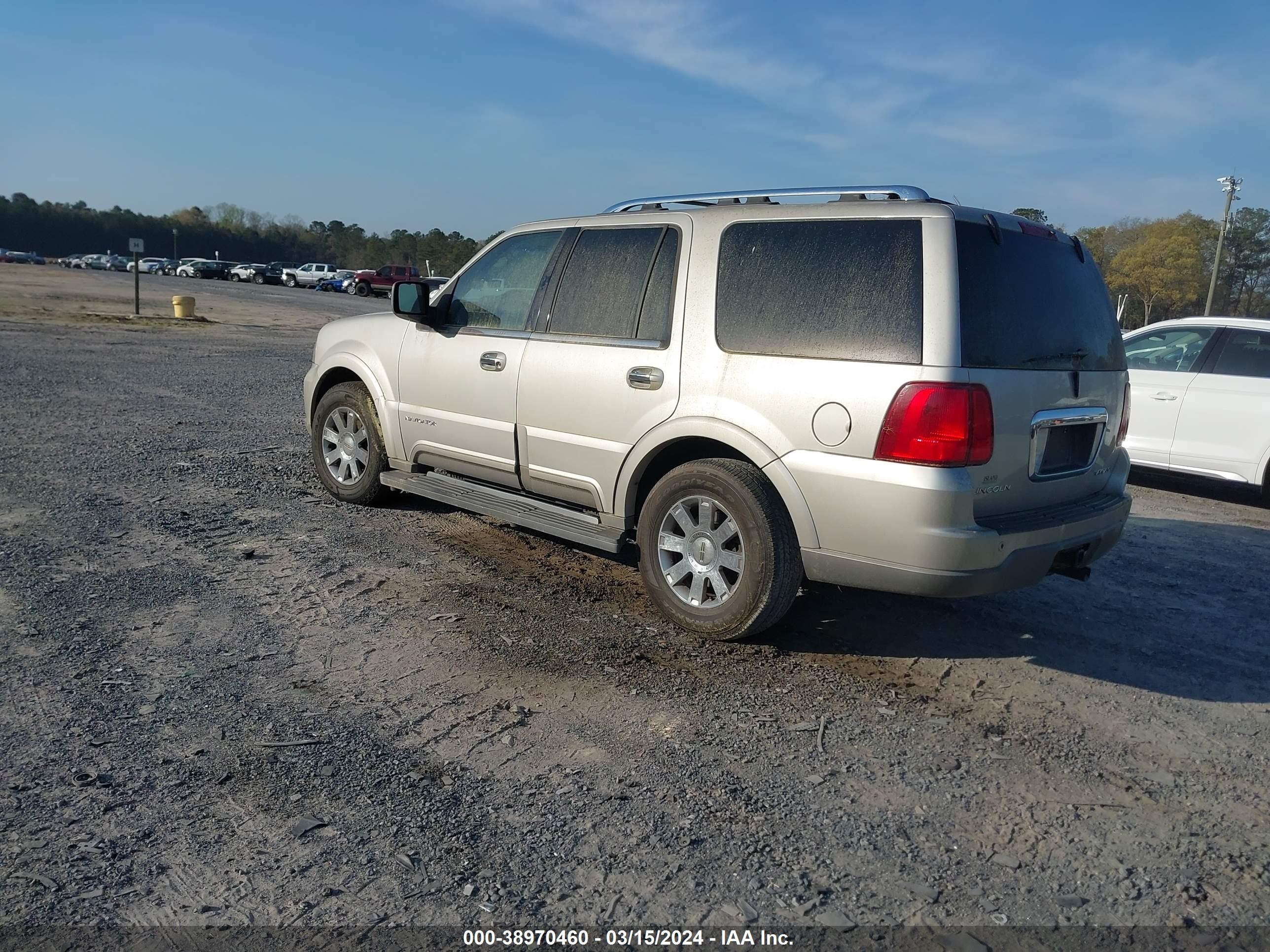 Photo 2 VIN: 5LMFU27R53LJ37610 - LINCOLN NAVIGATOR 