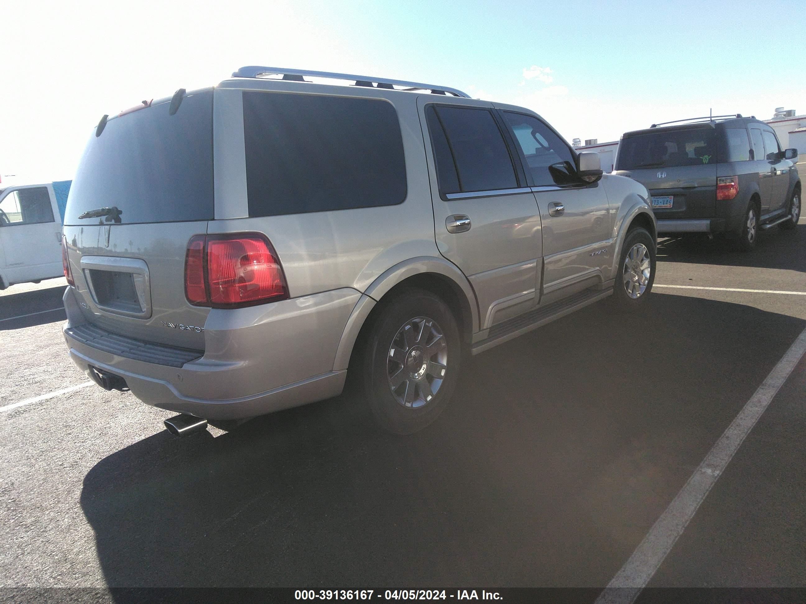 Photo 3 VIN: 5LMFU27R64LJ26195 - LINCOLN NAVIGATOR 