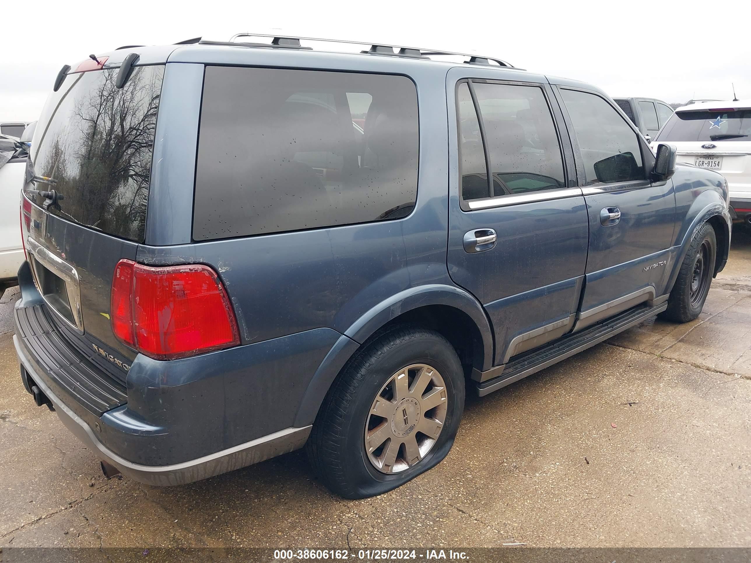 Photo 3 VIN: 5LMFU27R74LJ05260 - LINCOLN NAVIGATOR 