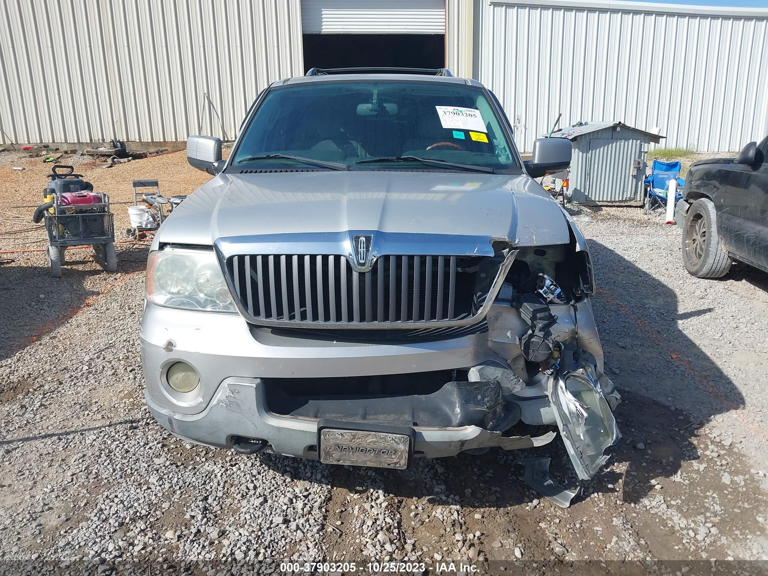 Photo 12 VIN: 5LMFU27R84LJ29583 - LINCOLN NAVIGATOR 