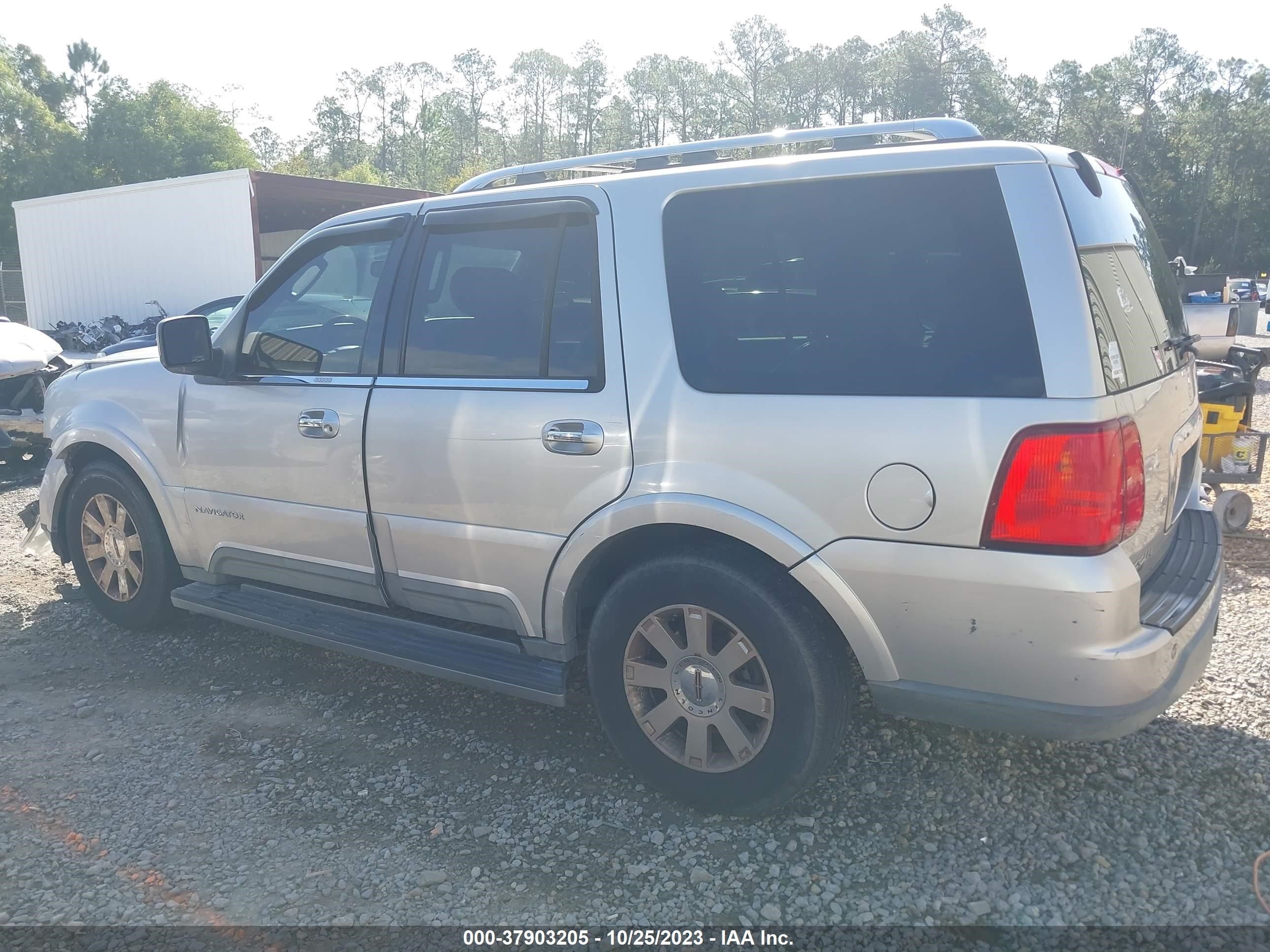 Photo 14 VIN: 5LMFU27R84LJ29583 - LINCOLN NAVIGATOR 