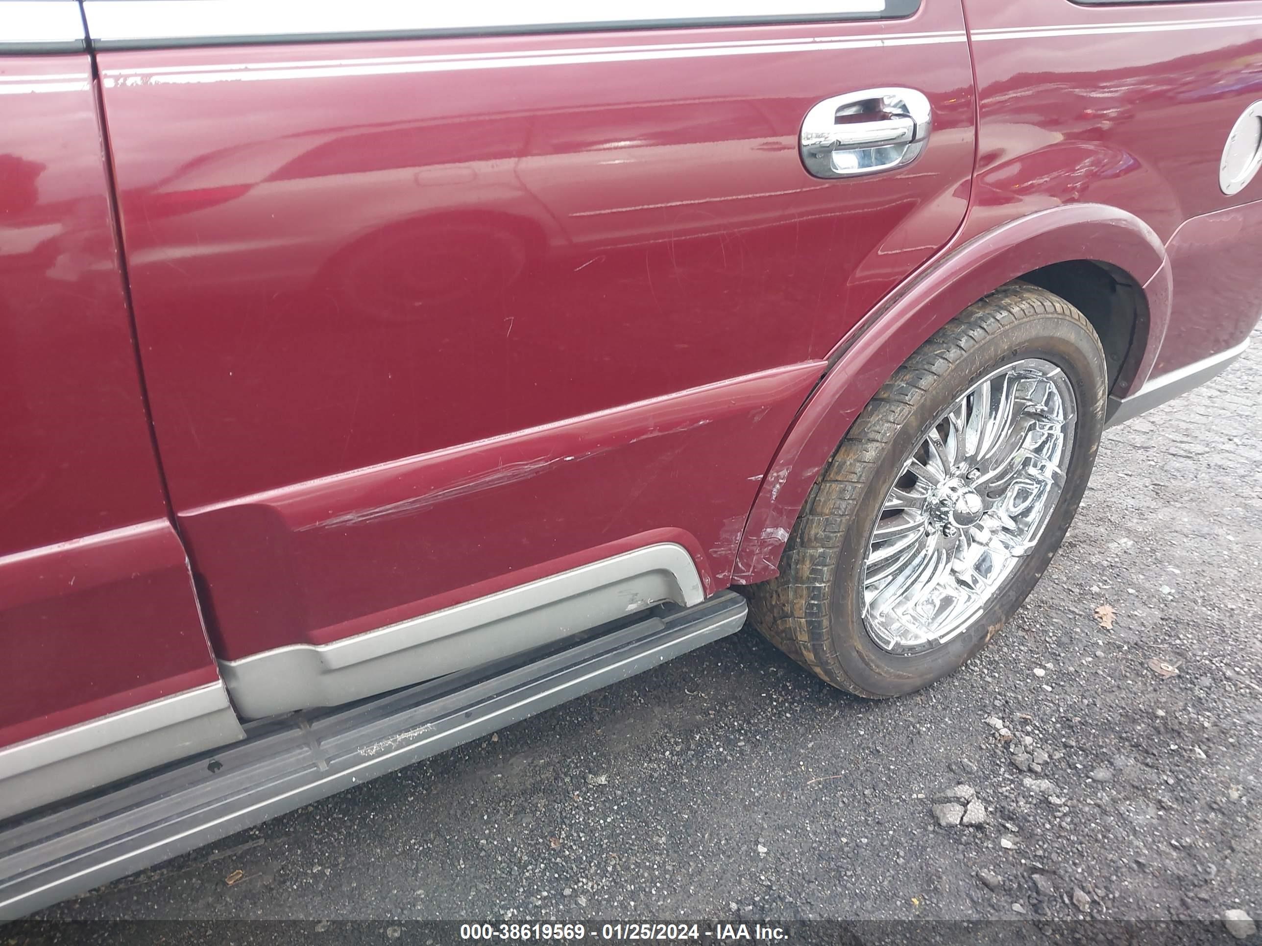 Photo 5 VIN: 5LMFU27R94LJ21766 - LINCOLN NAVIGATOR 