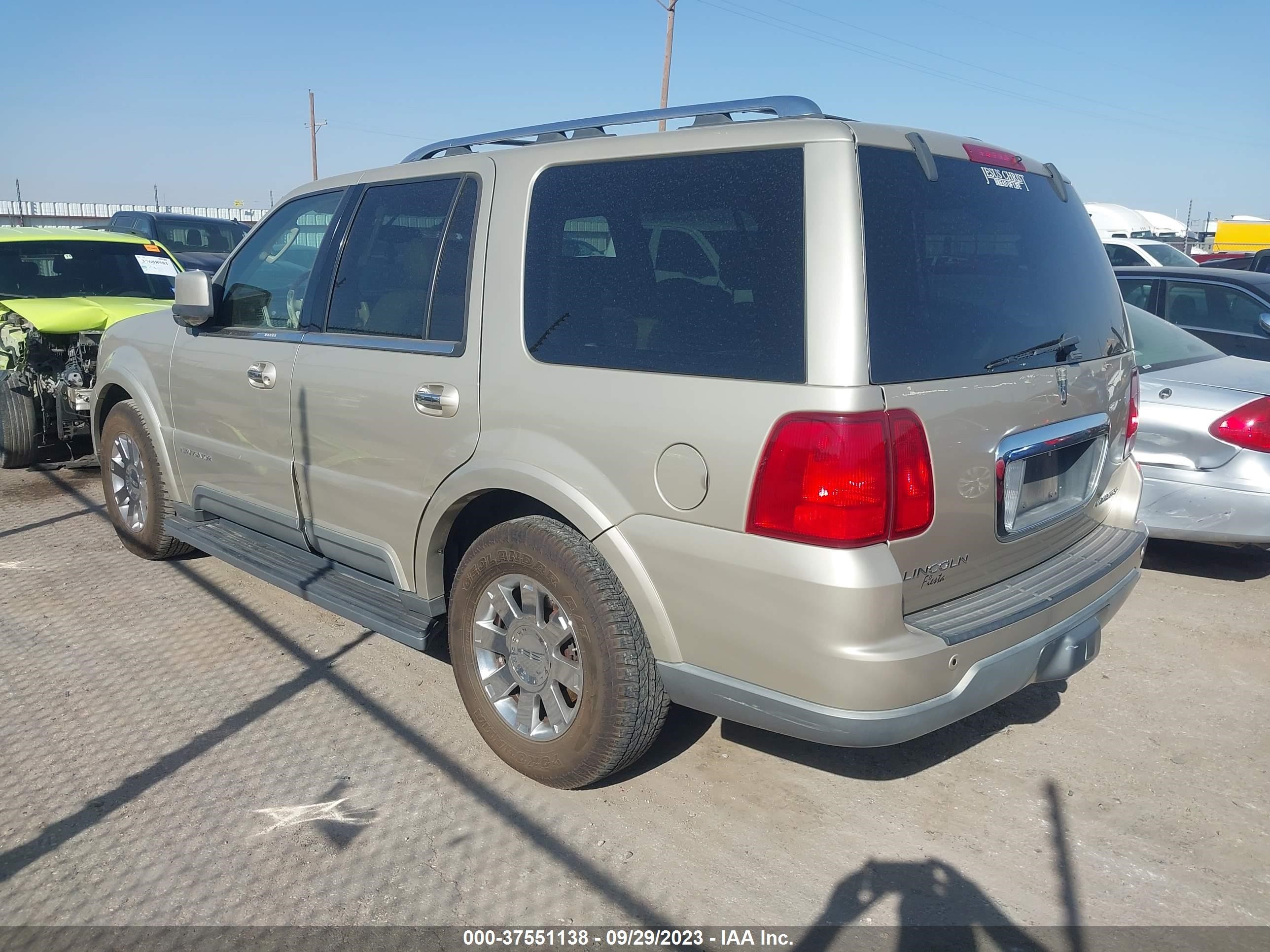 Photo 2 VIN: 5LMFU27RX4LJ26250 - LINCOLN NAVIGATOR 