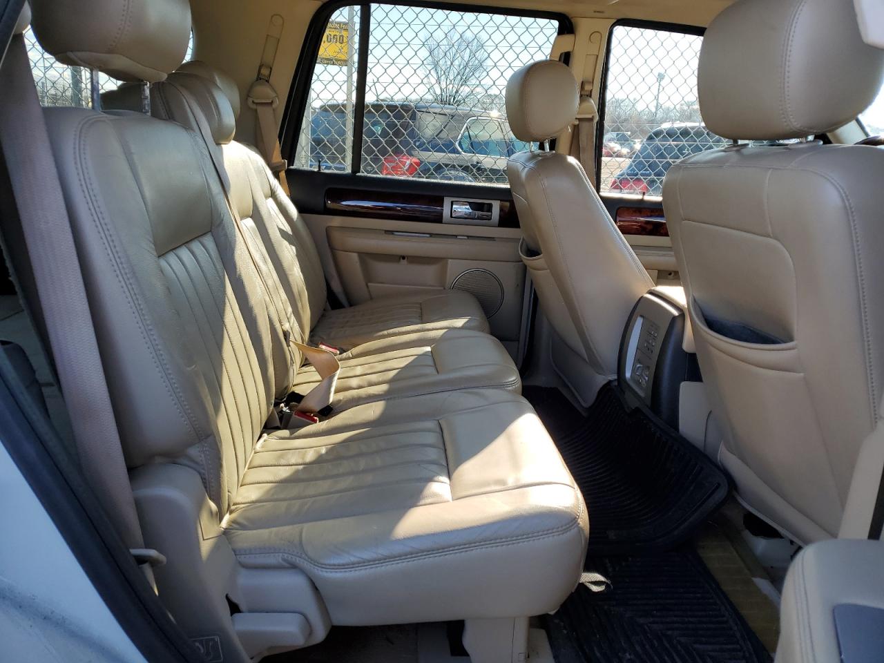 Photo 9 VIN: 5LMFU28506LJ20620 - LINCOLN NAVIGATOR 