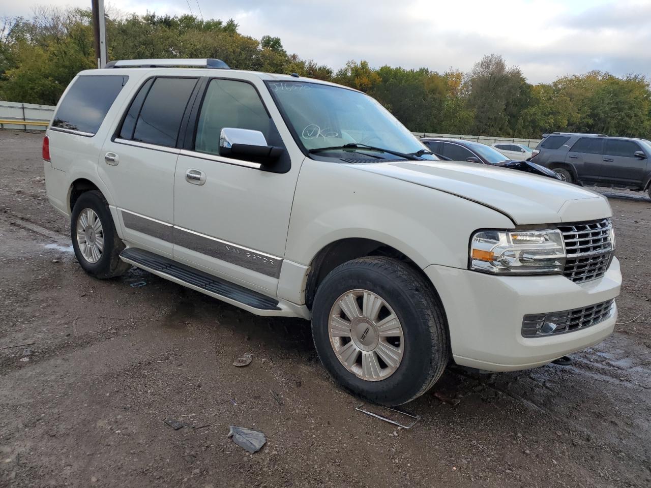 Photo 3 VIN: 5LMFU28508LJ16070 - LINCOLN NAVIGATOR 