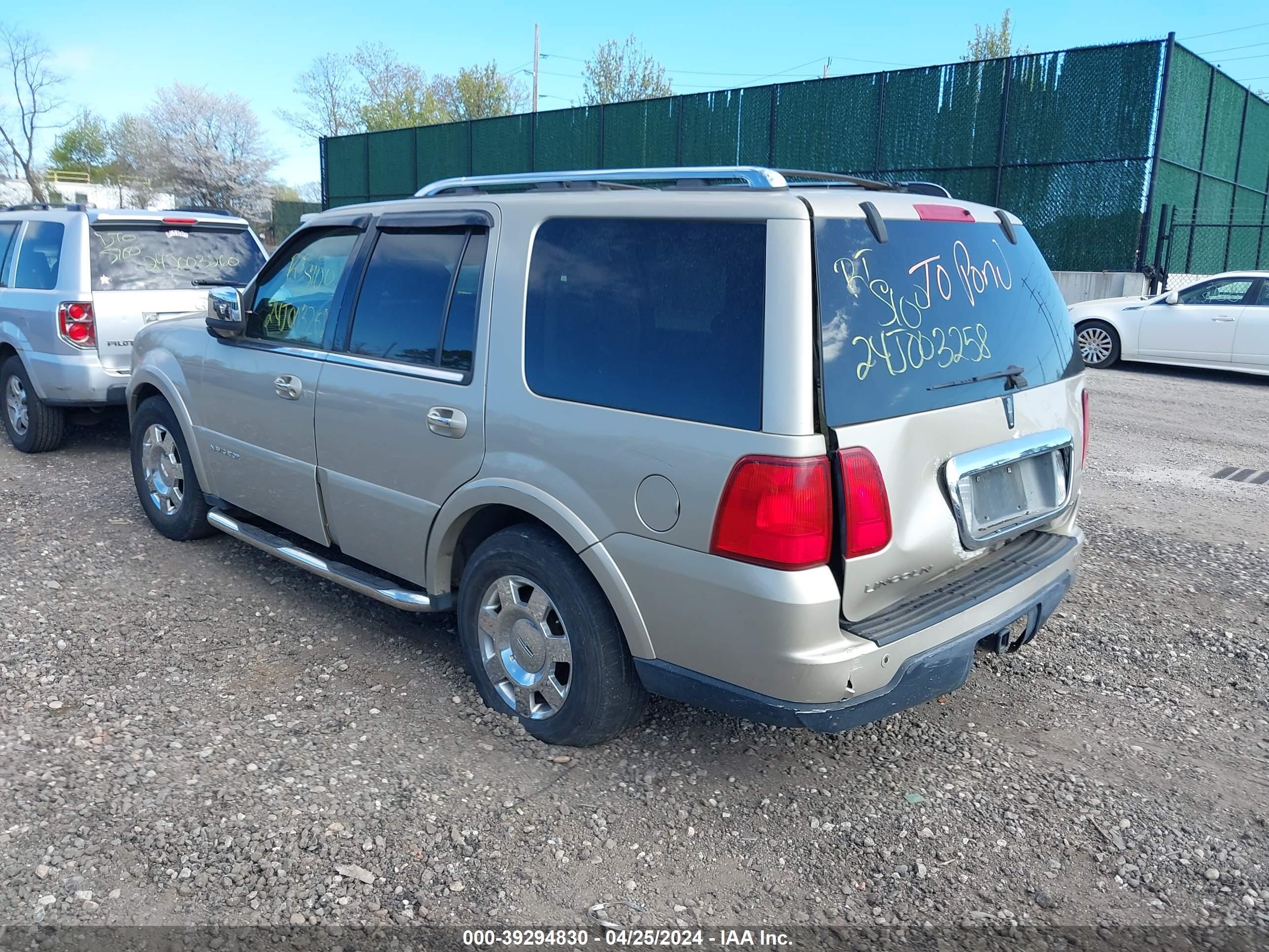 Photo 2 VIN: 5LMFU28515LJ02643 - LINCOLN NAVIGATOR 