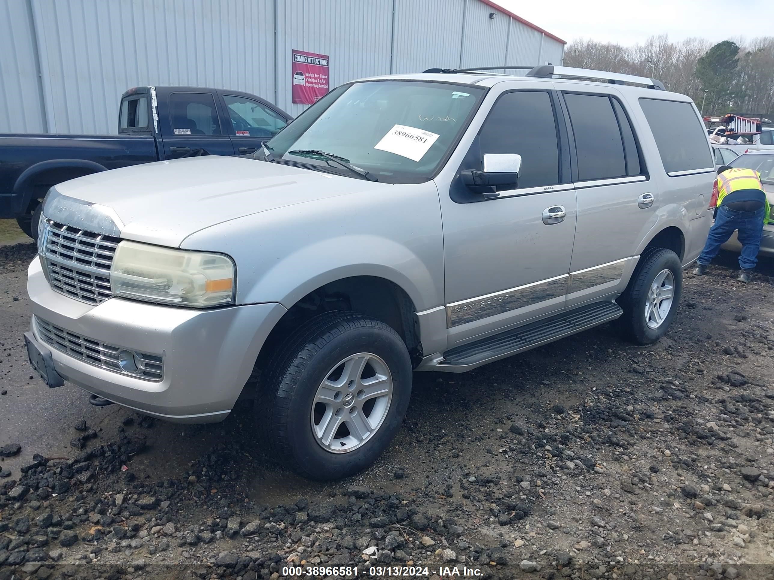 Photo 1 VIN: 5LMFU28517LJ10924 - LINCOLN NAVIGATOR 