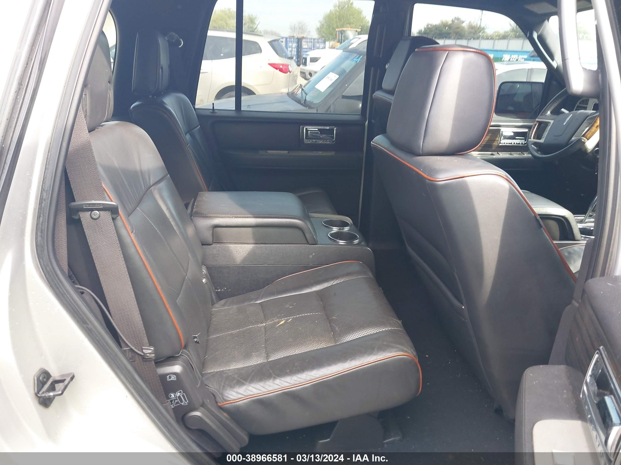 Photo 7 VIN: 5LMFU28517LJ10924 - LINCOLN NAVIGATOR 