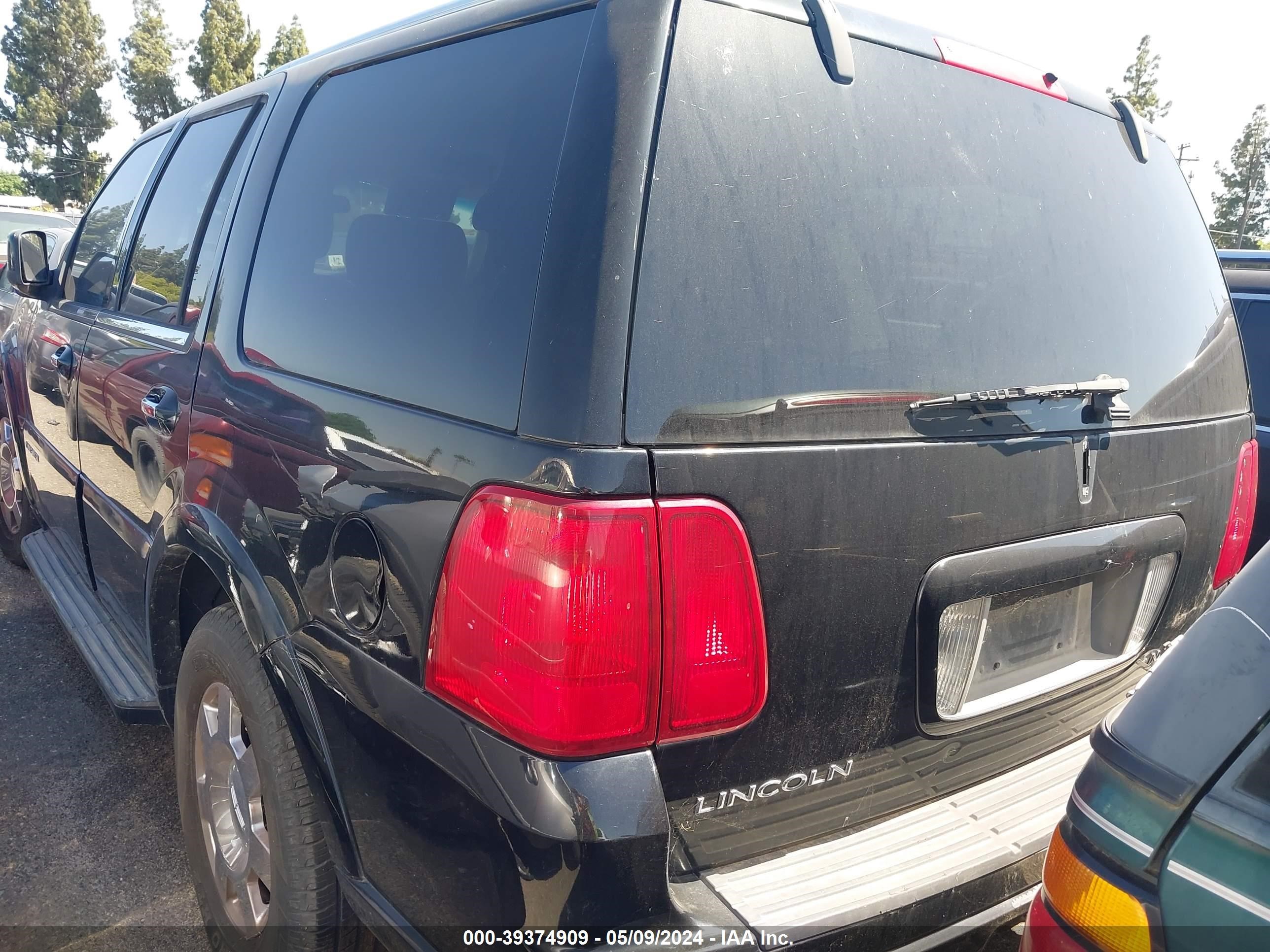 Photo 2 VIN: 5LMFU28535LJ05348 - LINCOLN NAVIGATOR 