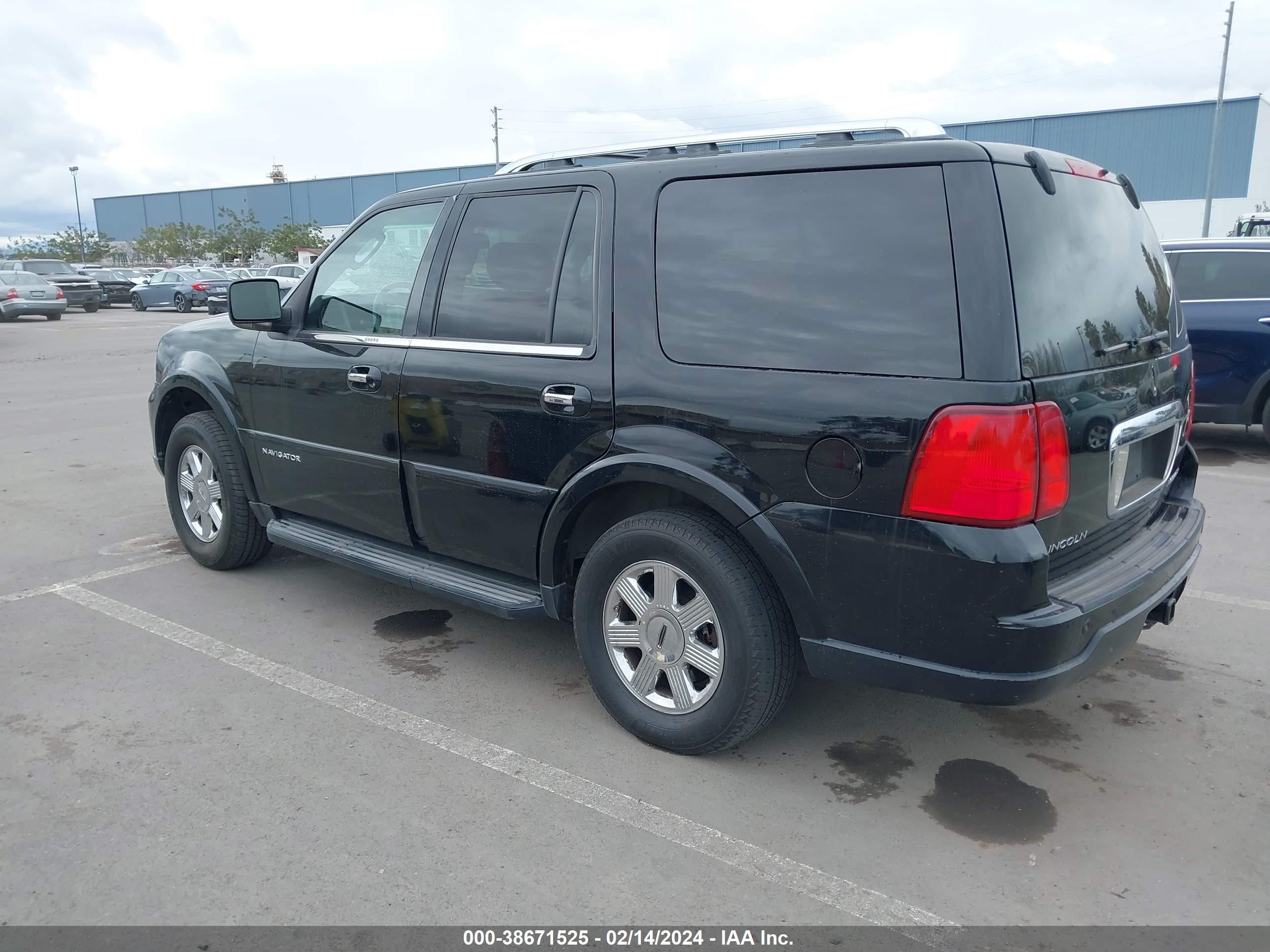 Photo 2 VIN: 5LMFU28536LJ16898 - LINCOLN NAVIGATOR 