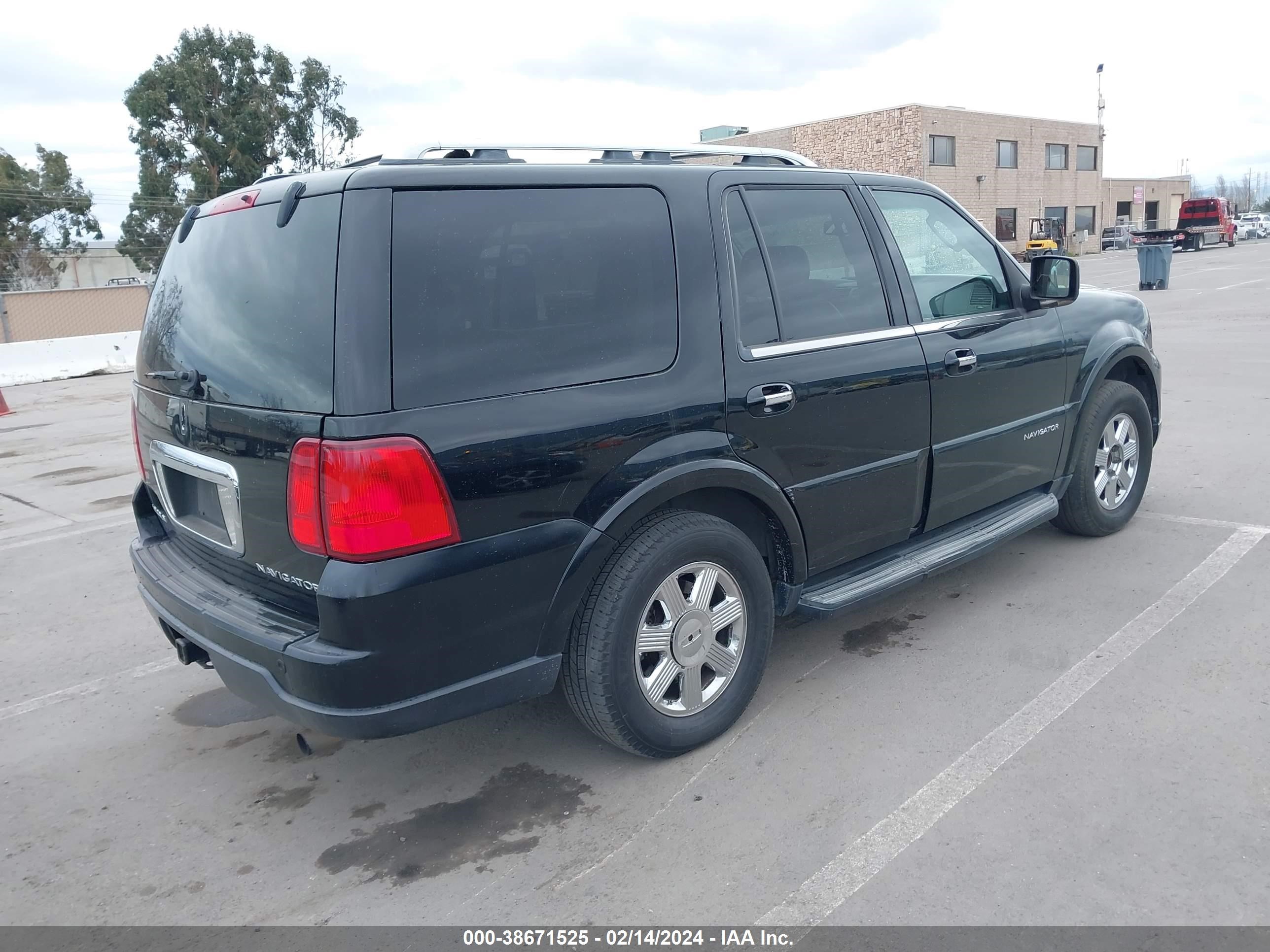 Photo 3 VIN: 5LMFU28536LJ16898 - LINCOLN NAVIGATOR 