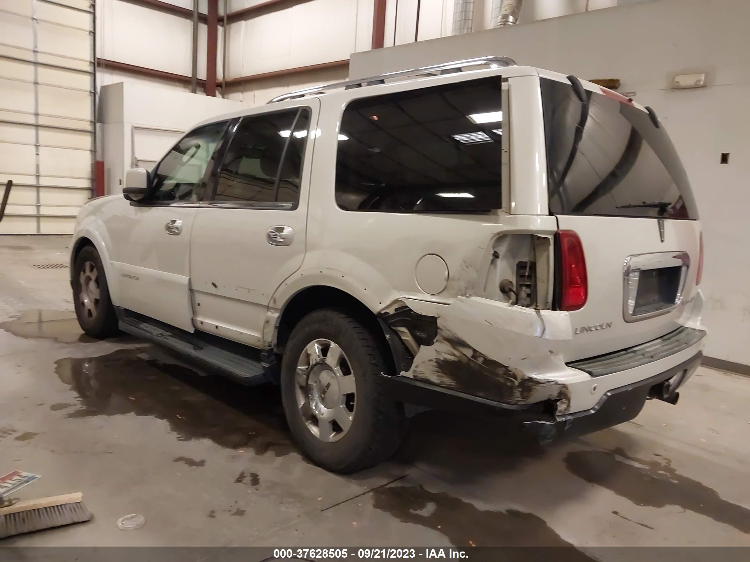 Photo 2 VIN: 5LMFU28536LJ23978 - LINCOLN NAVIGATOR 