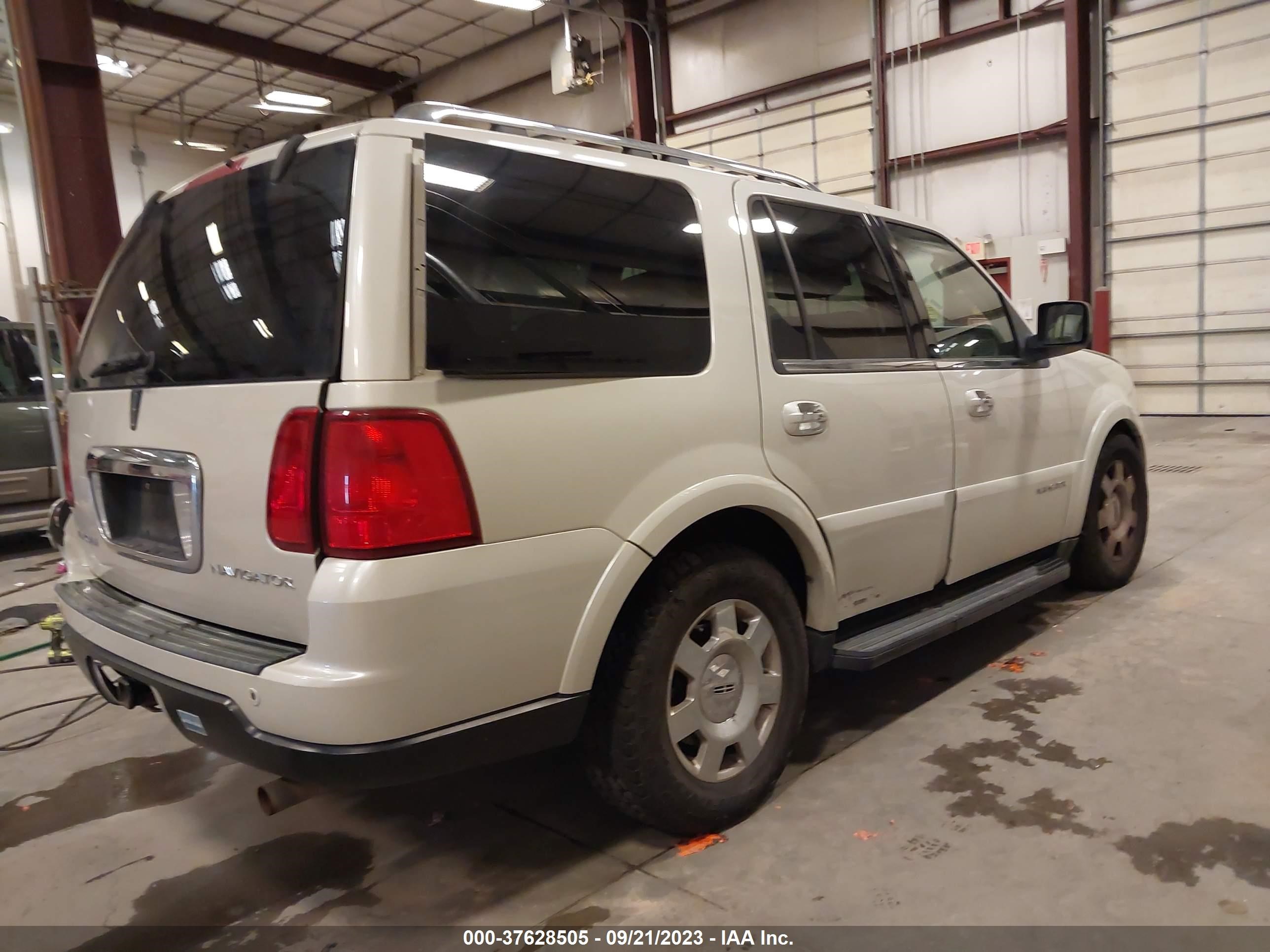 Photo 3 VIN: 5LMFU28536LJ23978 - LINCOLN NAVIGATOR 