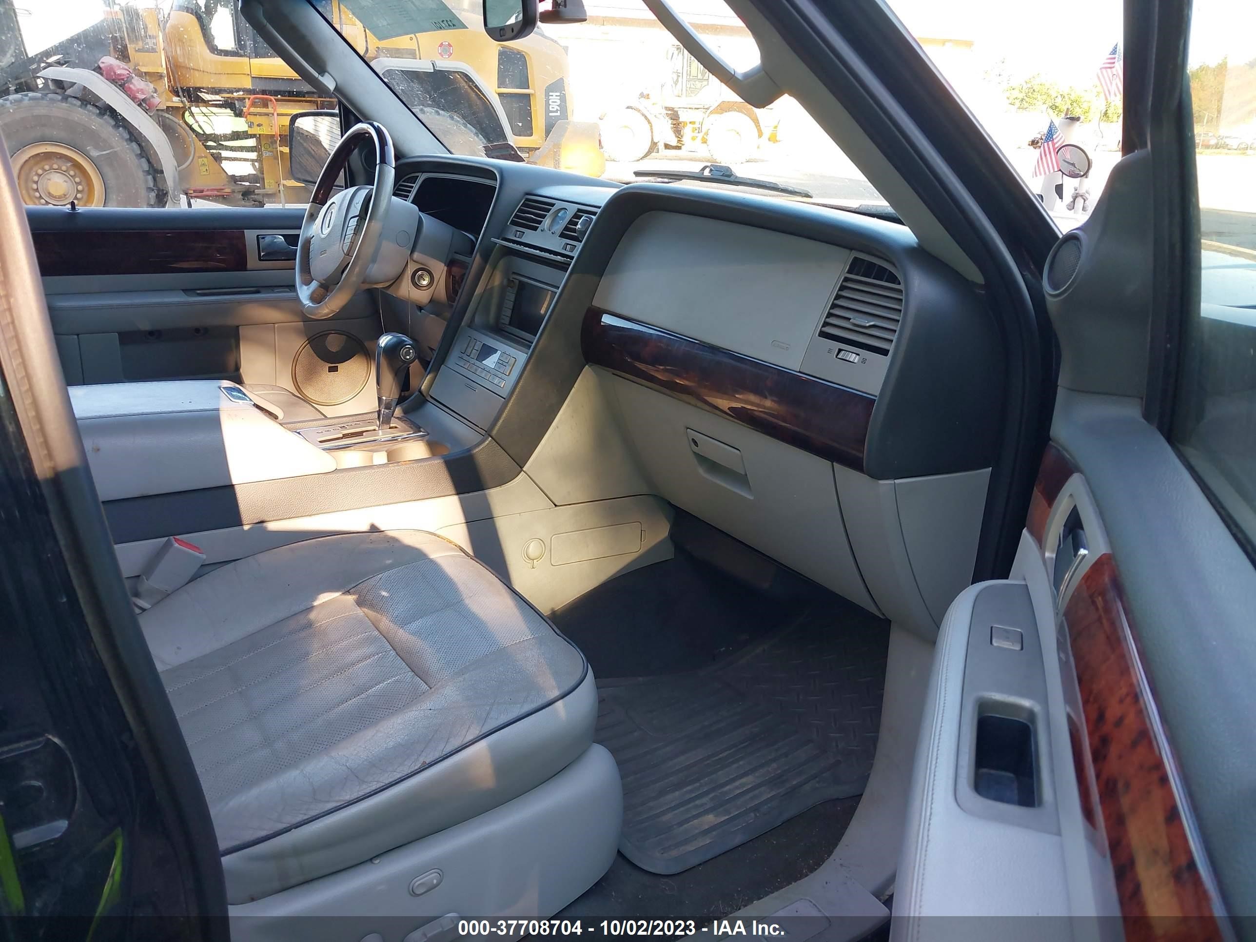 Photo 4 VIN: 5LMFU28555LJ17761 - LINCOLN NAVIGATOR 