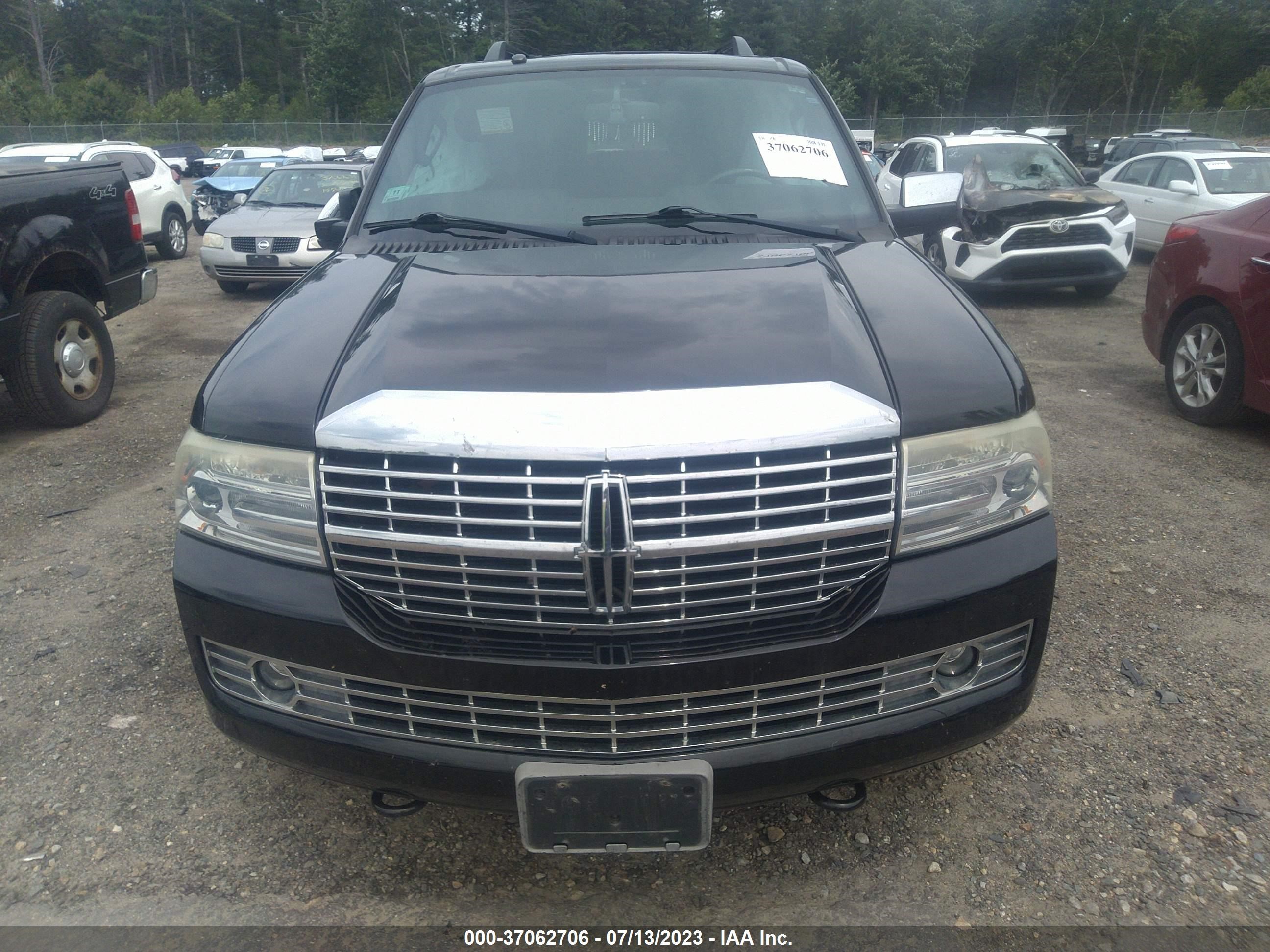 Photo 11 VIN: 5LMFU28557LJ13230 - LINCOLN NAVIGATOR 