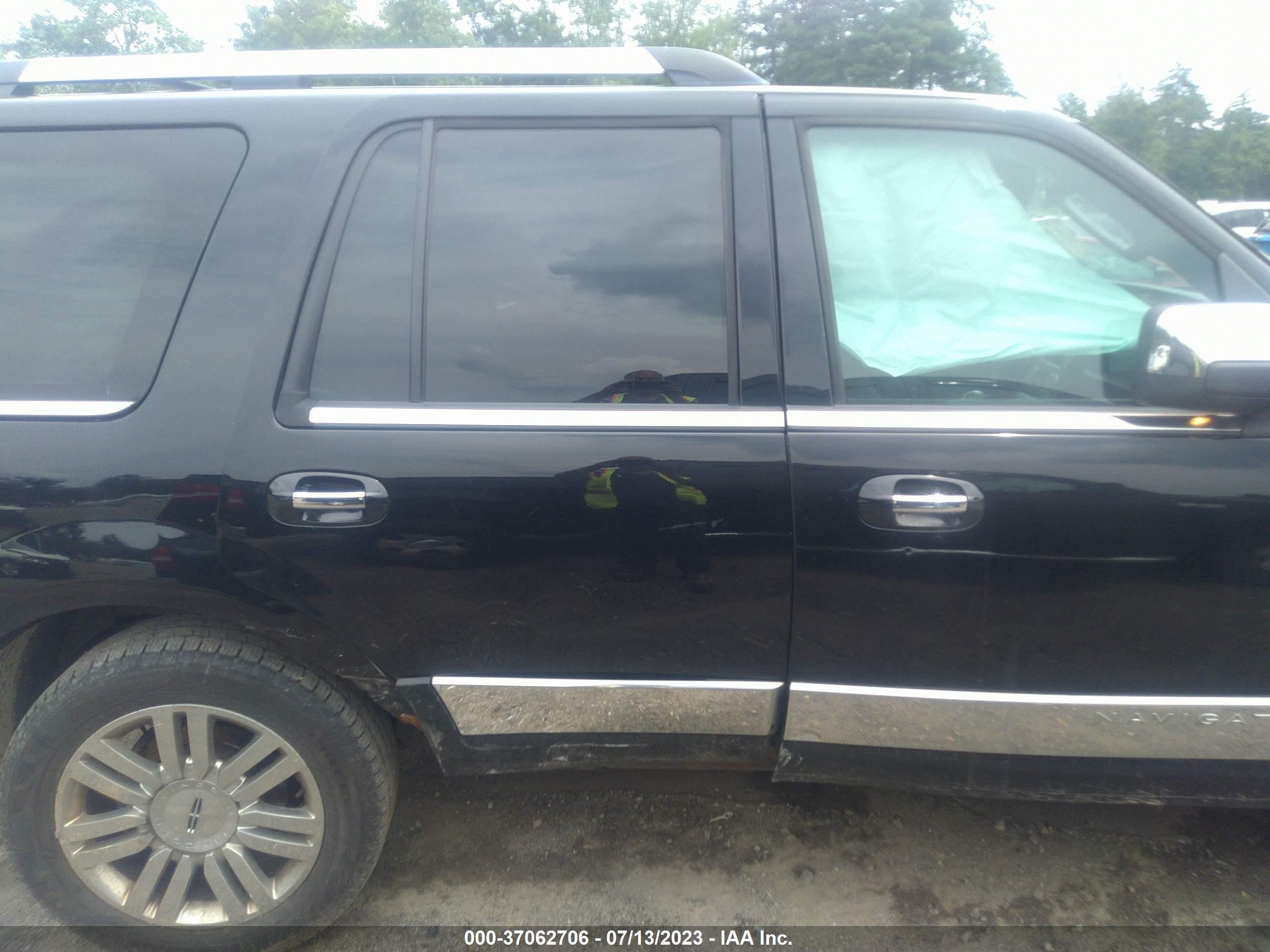 Photo 12 VIN: 5LMFU28557LJ13230 - LINCOLN NAVIGATOR 