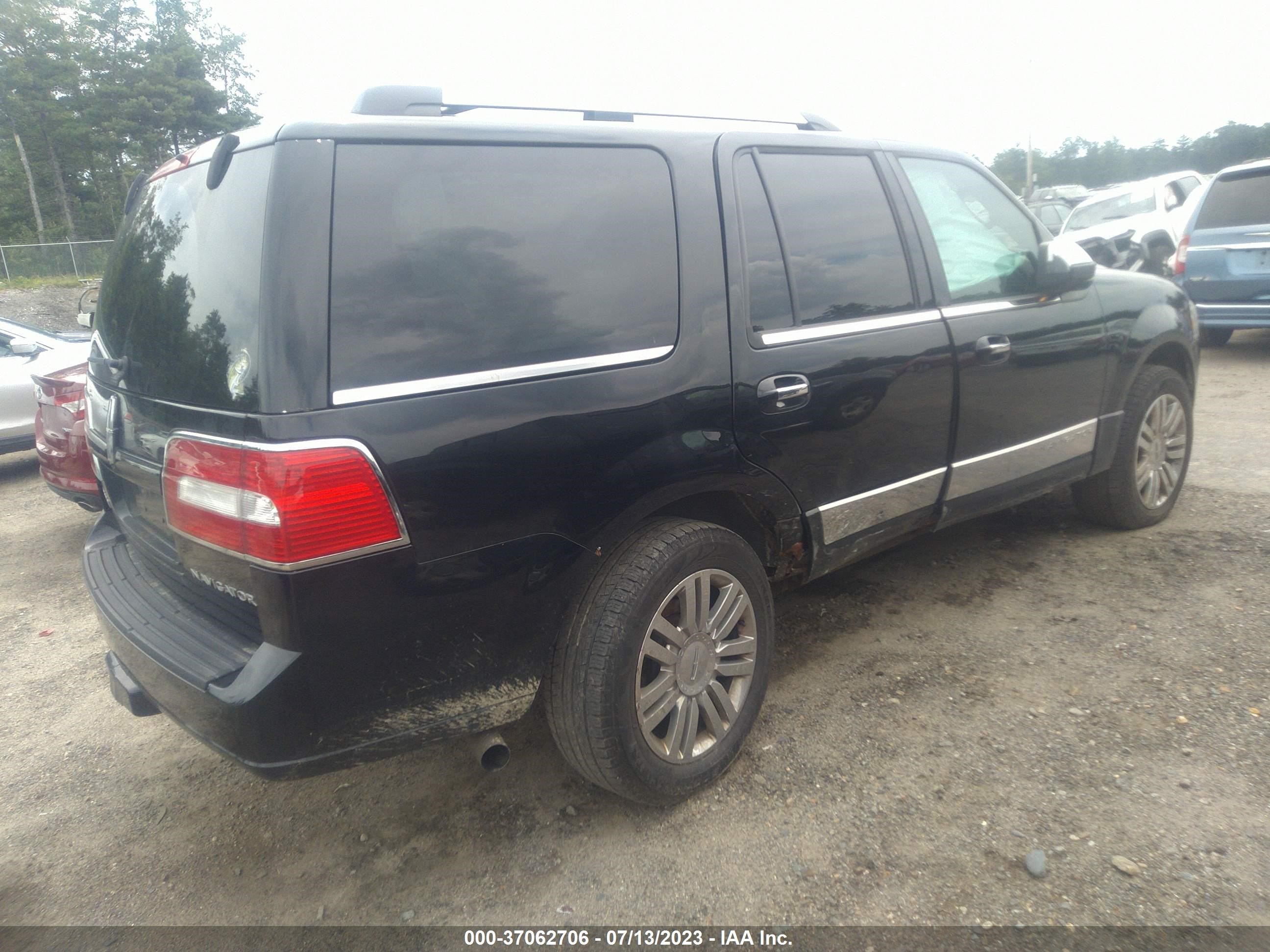 Photo 3 VIN: 5LMFU28557LJ13230 - LINCOLN NAVIGATOR 