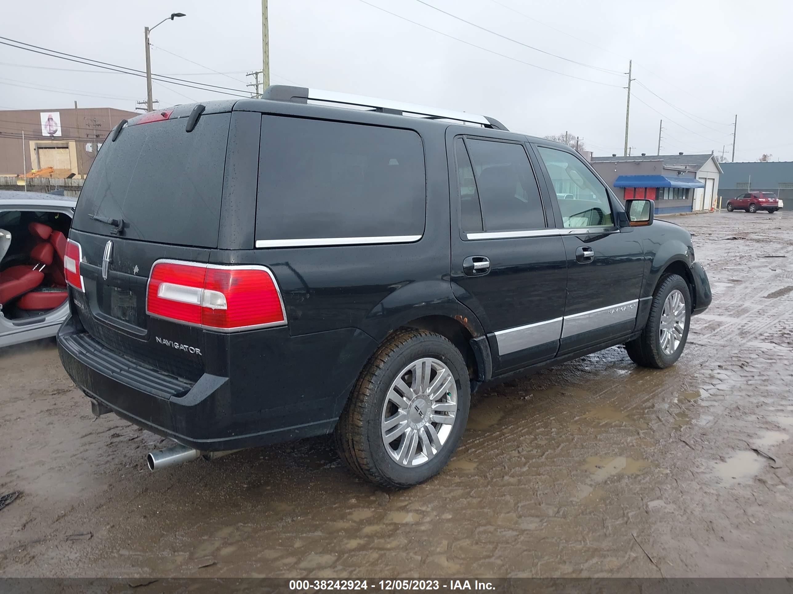 Photo 3 VIN: 5LMFU28568LJ04957 - LINCOLN NAVIGATOR 