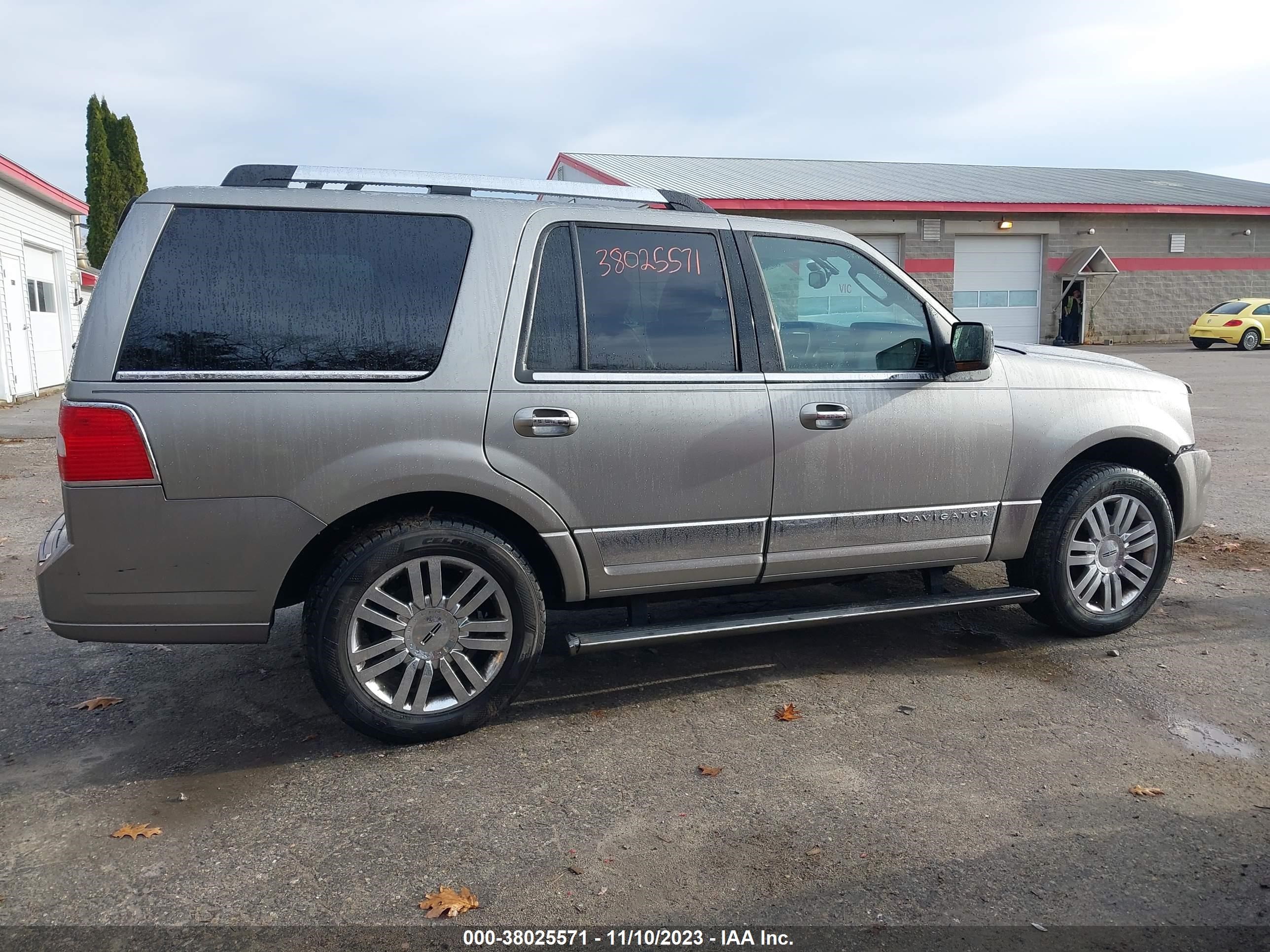 Photo 12 VIN: 5LMFU28568LJ07583 - LINCOLN NAVIGATOR 