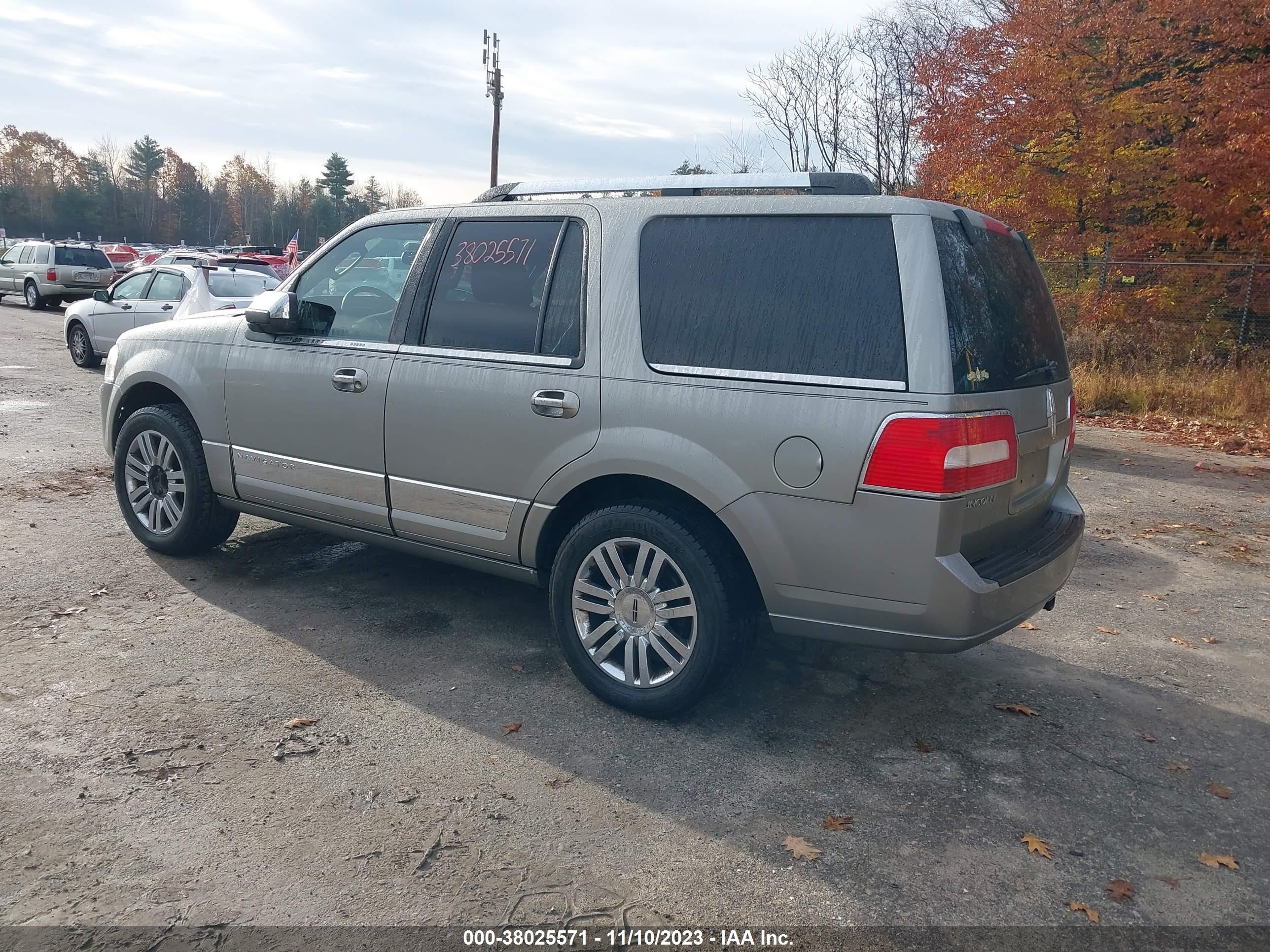 Photo 2 VIN: 5LMFU28568LJ07583 - LINCOLN NAVIGATOR 