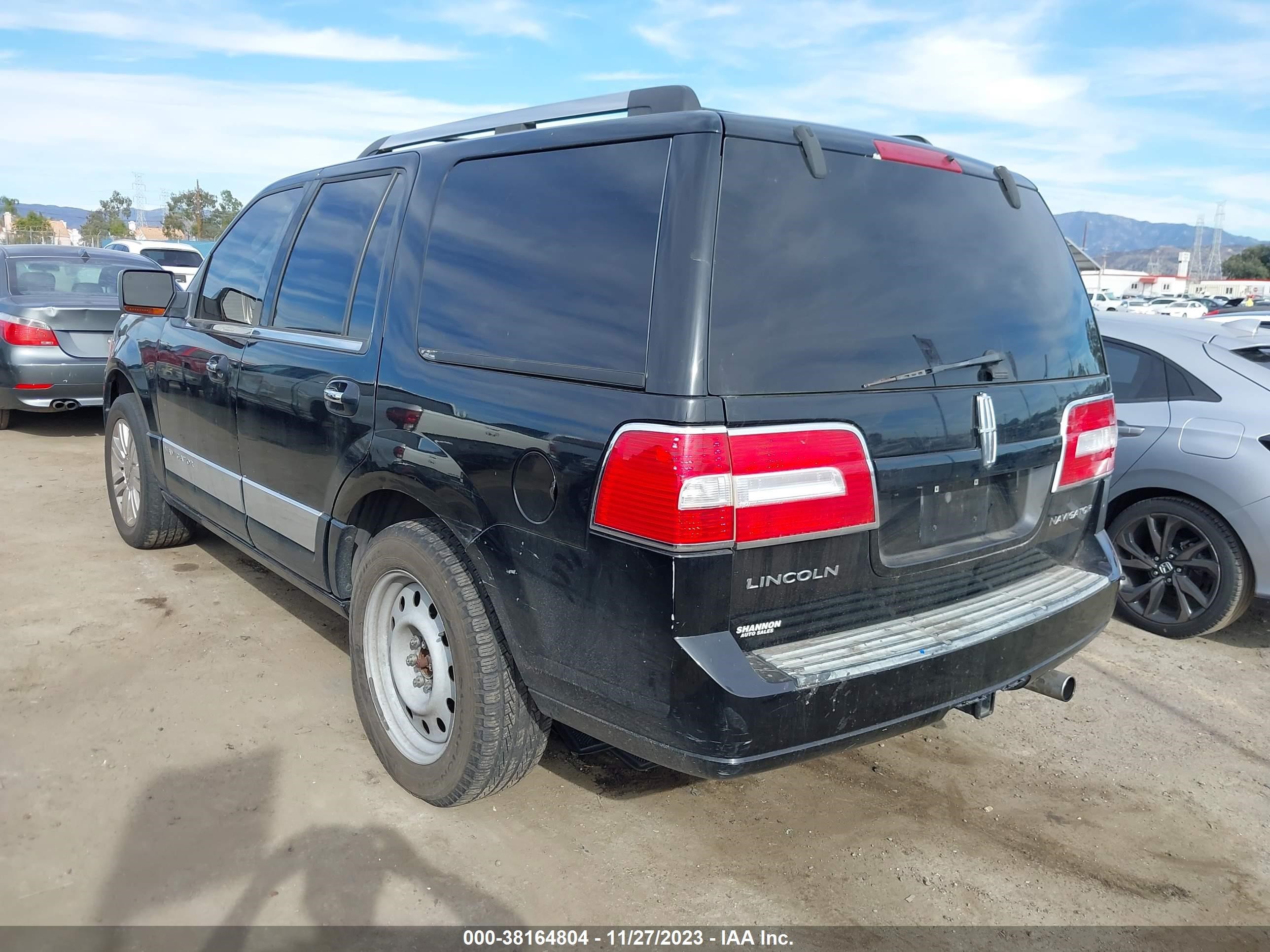 Photo 2 VIN: 5LMFU28577LJ15061 - LINCOLN NAVIGATOR 