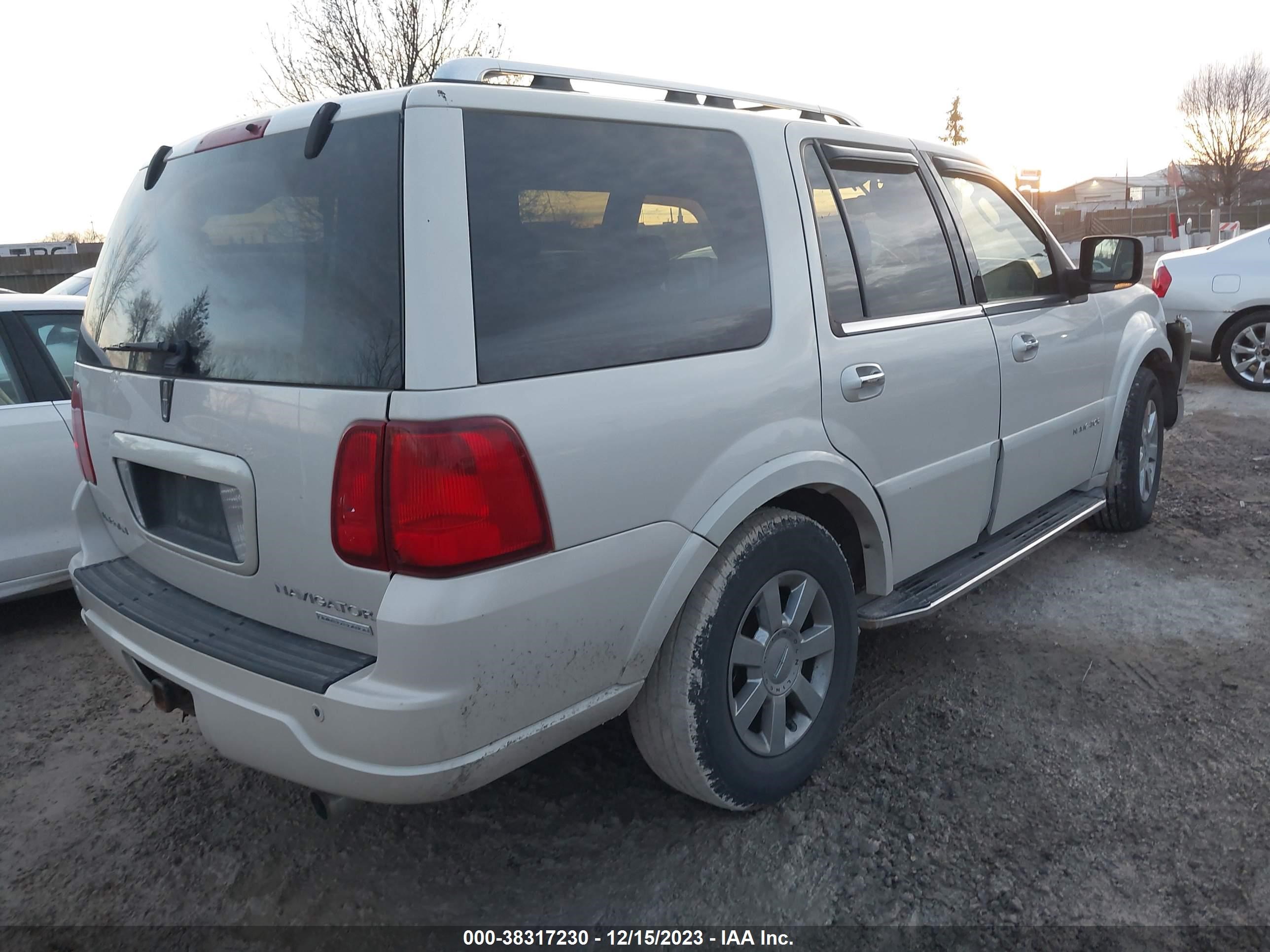 Photo 3 VIN: 5LMFU28586L128013 - LINCOLN NAVIGATOR 