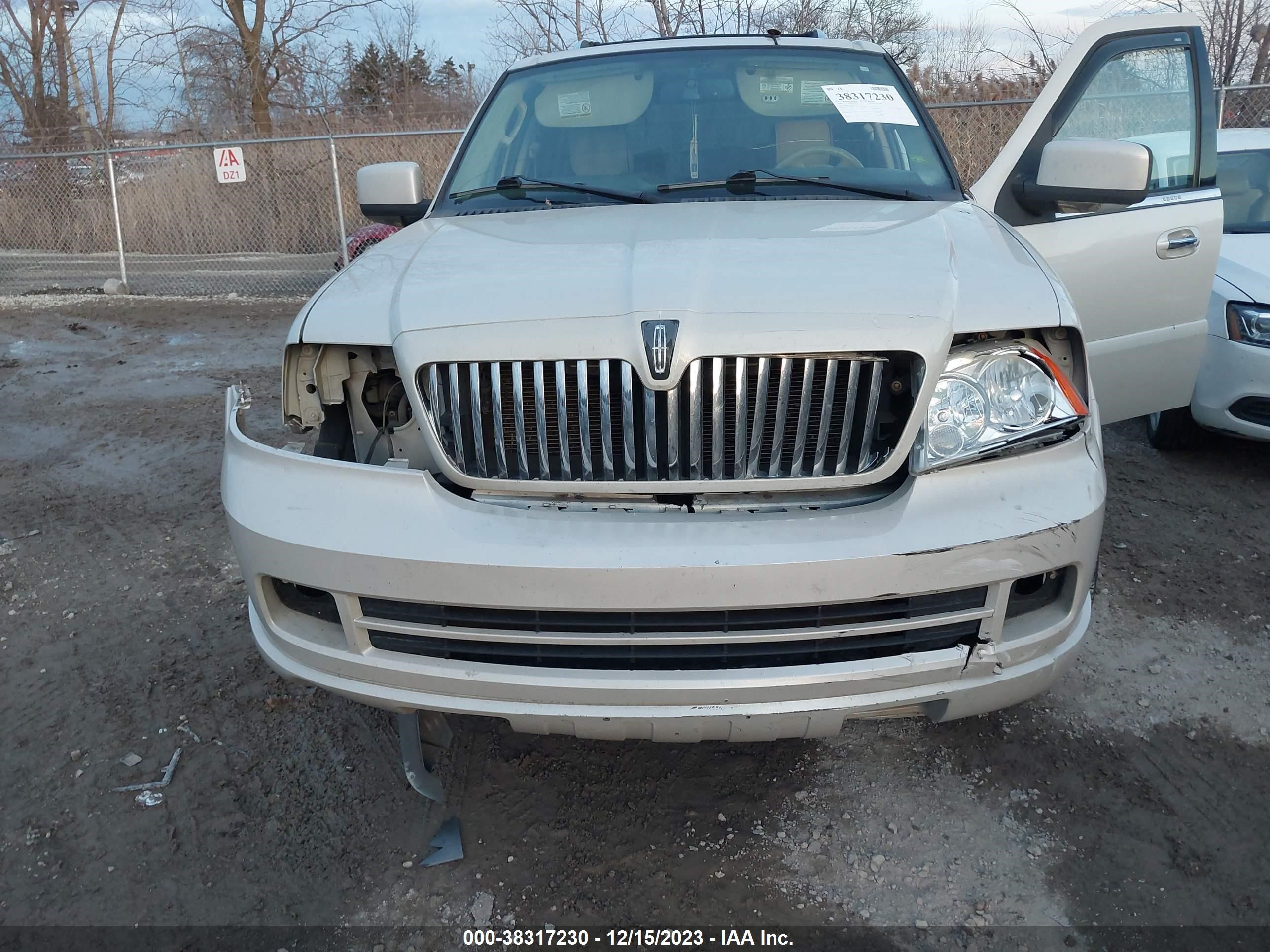 Photo 5 VIN: 5LMFU28586L128013 - LINCOLN NAVIGATOR 