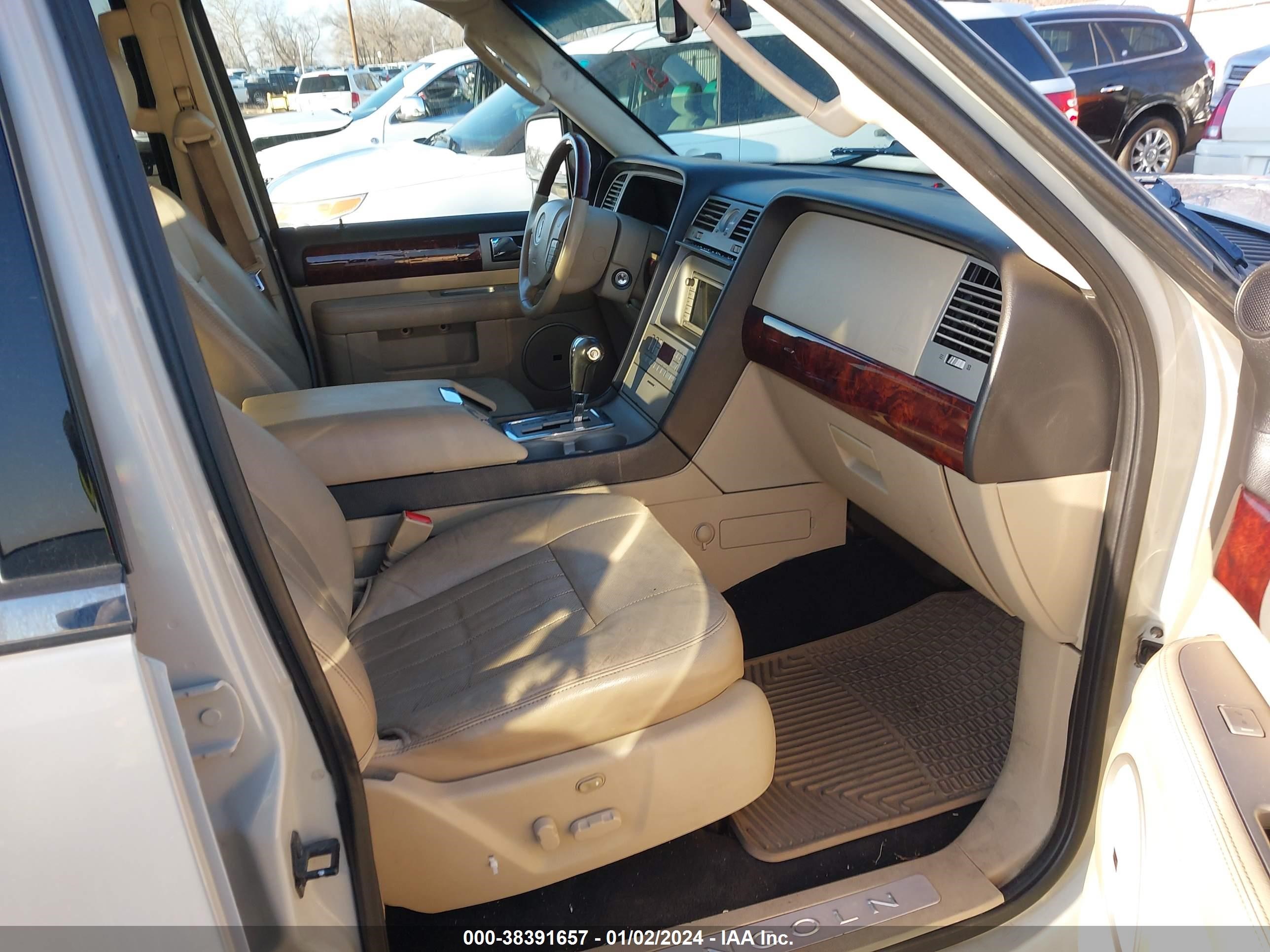 Photo 4 VIN: 5LMFU28596LJ06912 - LINCOLN NAVIGATOR 