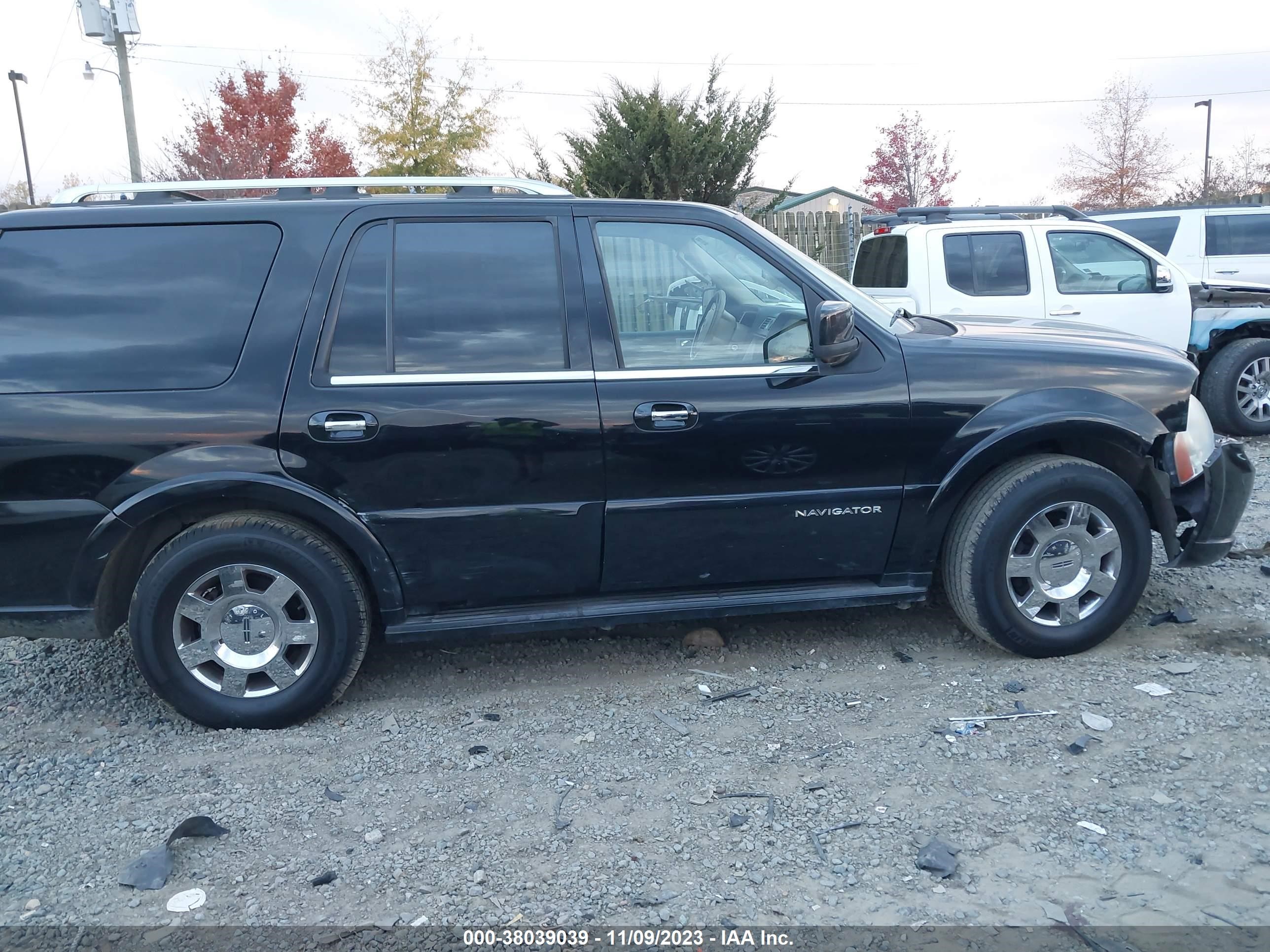 Photo 12 VIN: 5LMFU285X6LJ00357 - LINCOLN NAVIGATOR 