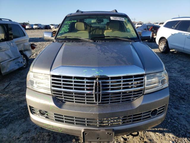 Photo 4 VIN: 5LMFU285X8LJ20711 - LINCOLN NAVIGATOR 