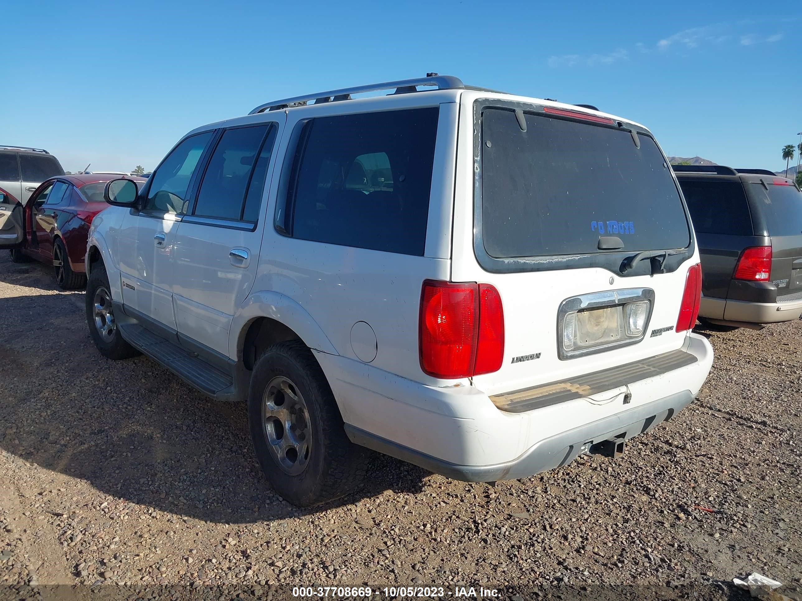 Photo 2 VIN: 5LMFU28A8YLJ40078 - LINCOLN NAVIGATOR 