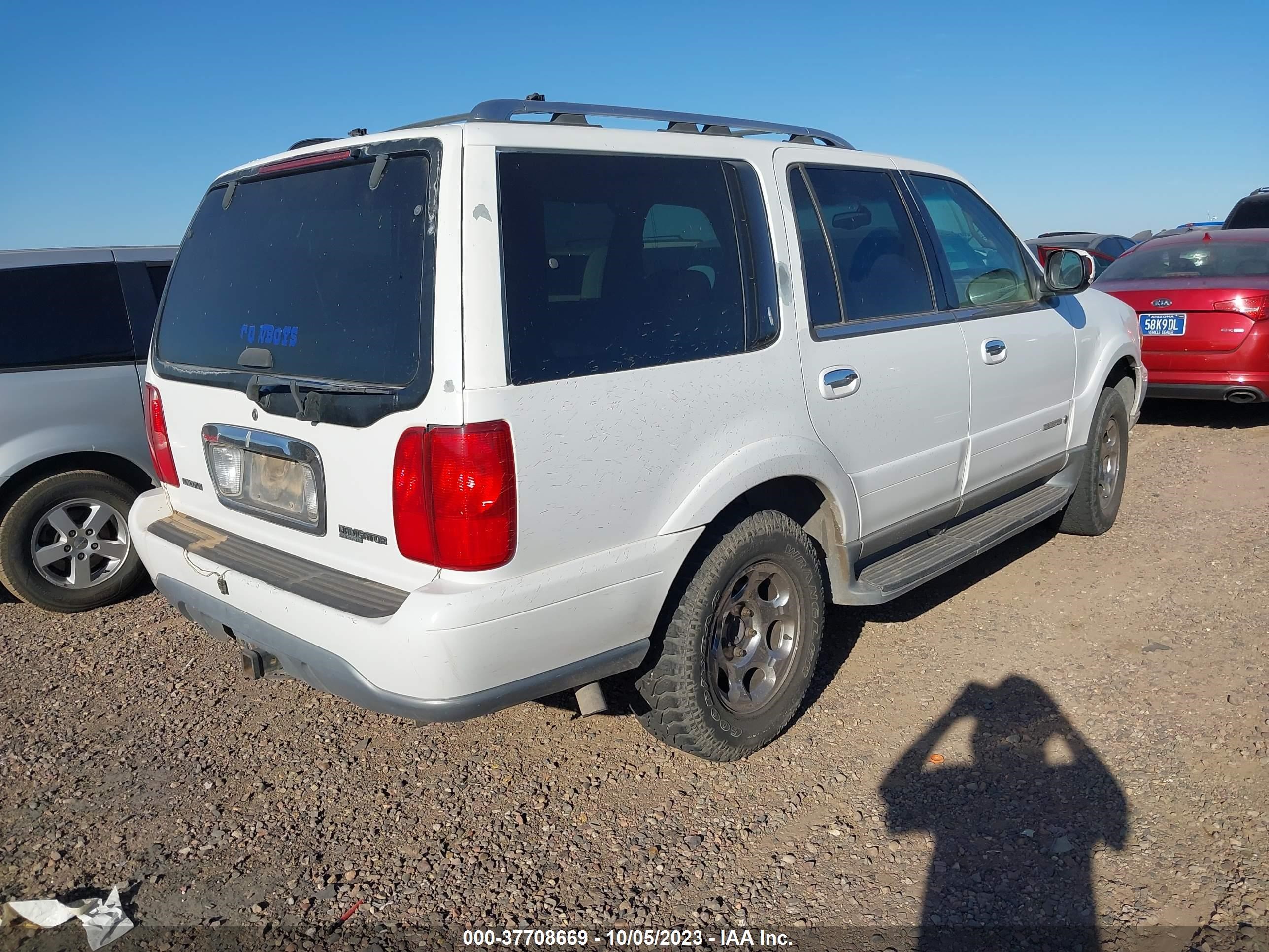 Photo 3 VIN: 5LMFU28A8YLJ40078 - LINCOLN NAVIGATOR 