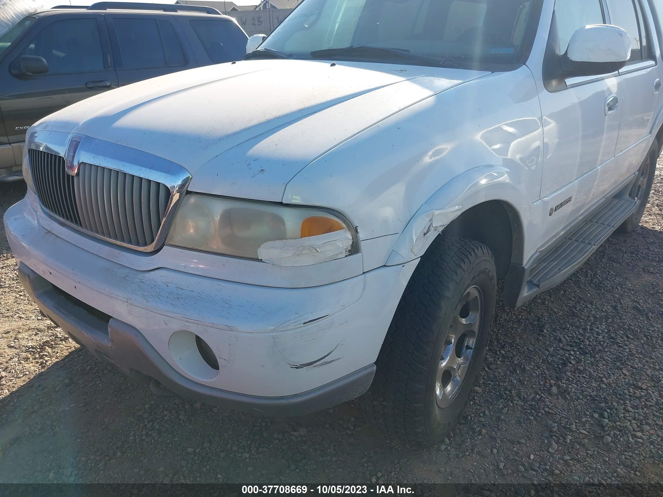 Photo 5 VIN: 5LMFU28A8YLJ40078 - LINCOLN NAVIGATOR 