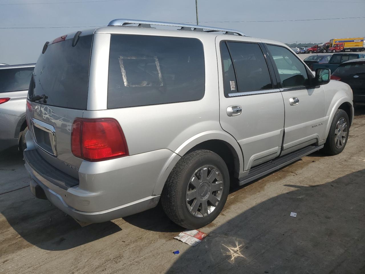 Photo 2 VIN: 5LMFU28R24LJ27634 - LINCOLN NAVIGATOR 